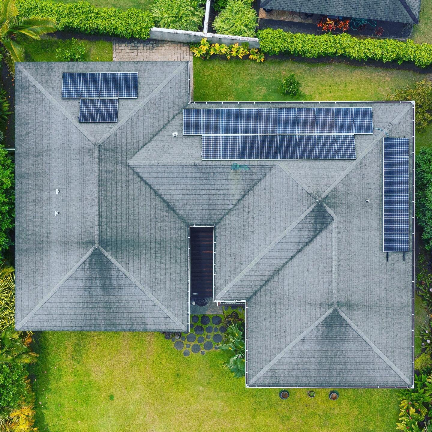 Great drone shot of a recent Solar PV system! 
Thanks @jackchellemi 
#solarpv #kauai