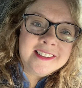 Episode 07: Embracing Herself and Others Unapologetically with Helen Dorado Alessi