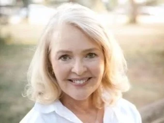 Episode 23: Laura Helgeson on UTI Advocacy, Misdiagnosis, &amp; Mental Health: Creating Change &amp; Choosing Kindness