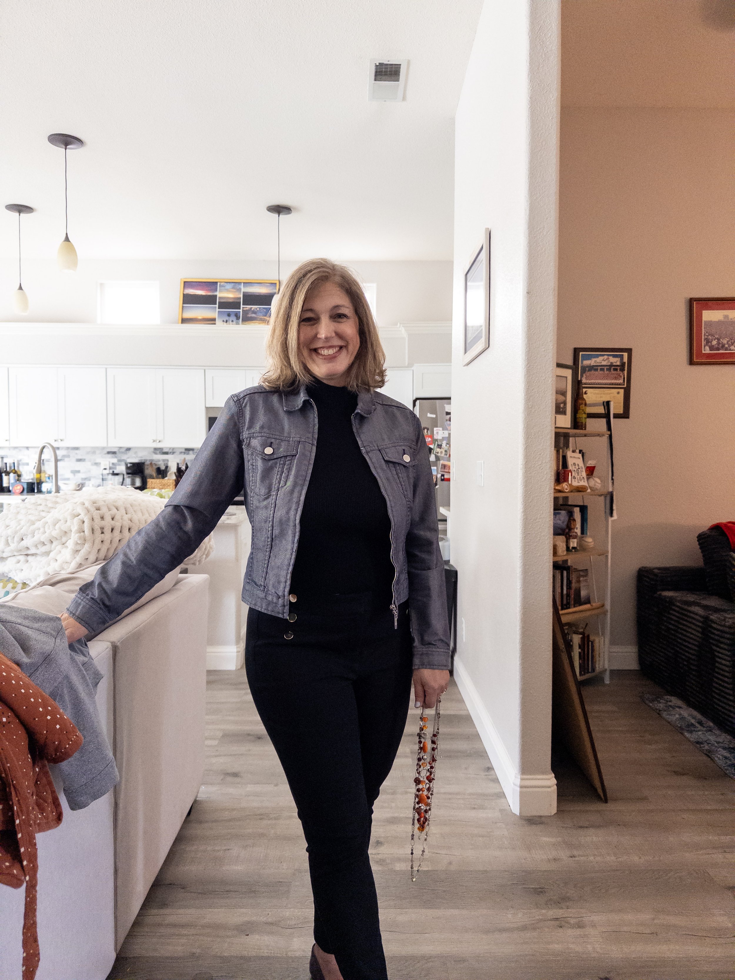 Episode 11: Unapologetic Living: How Women Can Build Confidence, Stop Apologizing &amp; Support Each Other with Melissa Crook