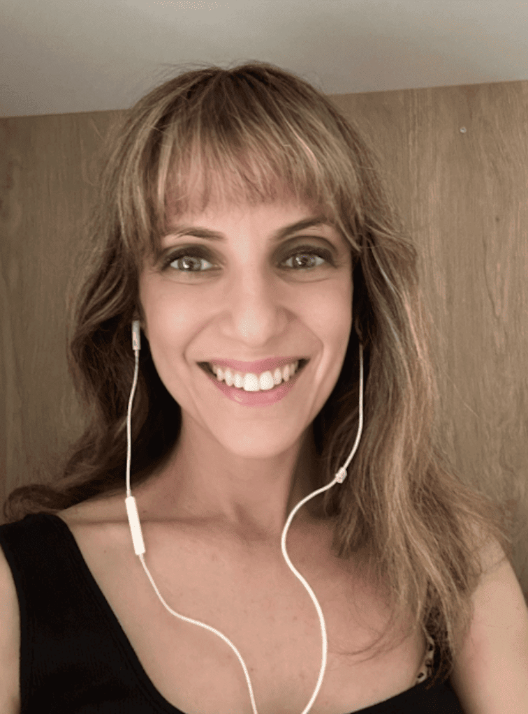 Episode 32 -From Perfectionism to Peace: Setting Boundaries, Prioritizing Self-Care &amp; Preventing Burnout with Rosamaria Mancini