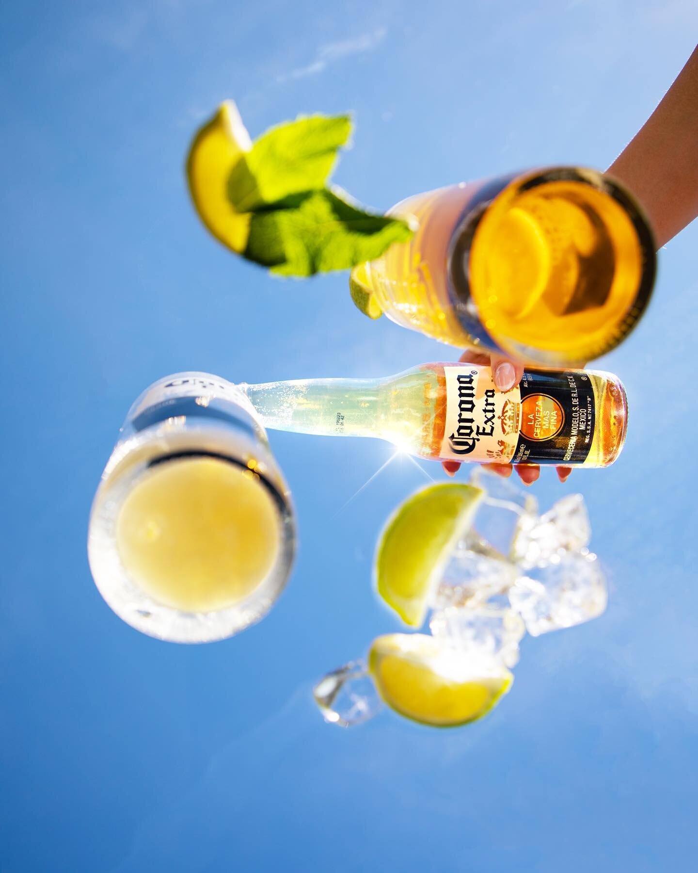 Ice cold Corona on hot Summer Days.💕
Your perfect Summer refreshment!
.
.
.
.
.
.
.
.
#deuces#bar#donauinsel#beacharea#summer2022#sun#enjoy#vienna#drinks#cocktail#hotgirlsummer#enjoylife#photography#drunk#paradise#friends#drinks#sunset @abinbev @cor