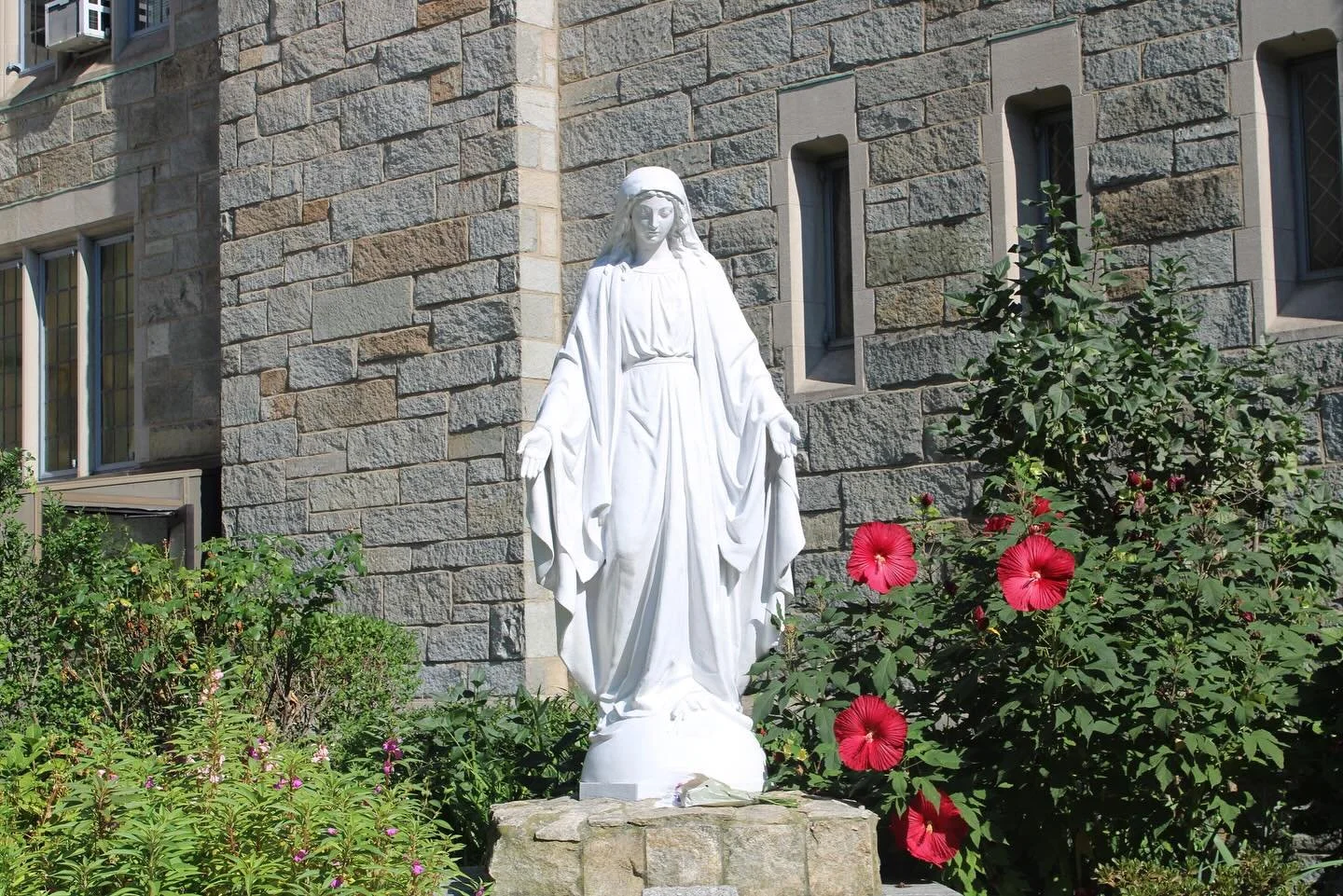 Last Sunday, the parish of Saint Leo the Great, in light of this jubilee year was honored to host our Fall 2025 Confirmations at the parish of Our Lady Queen of Martyrs @olqmchurch (A Diocesan Shrine for this Jubilee Year of Hope).
Let us pray for th