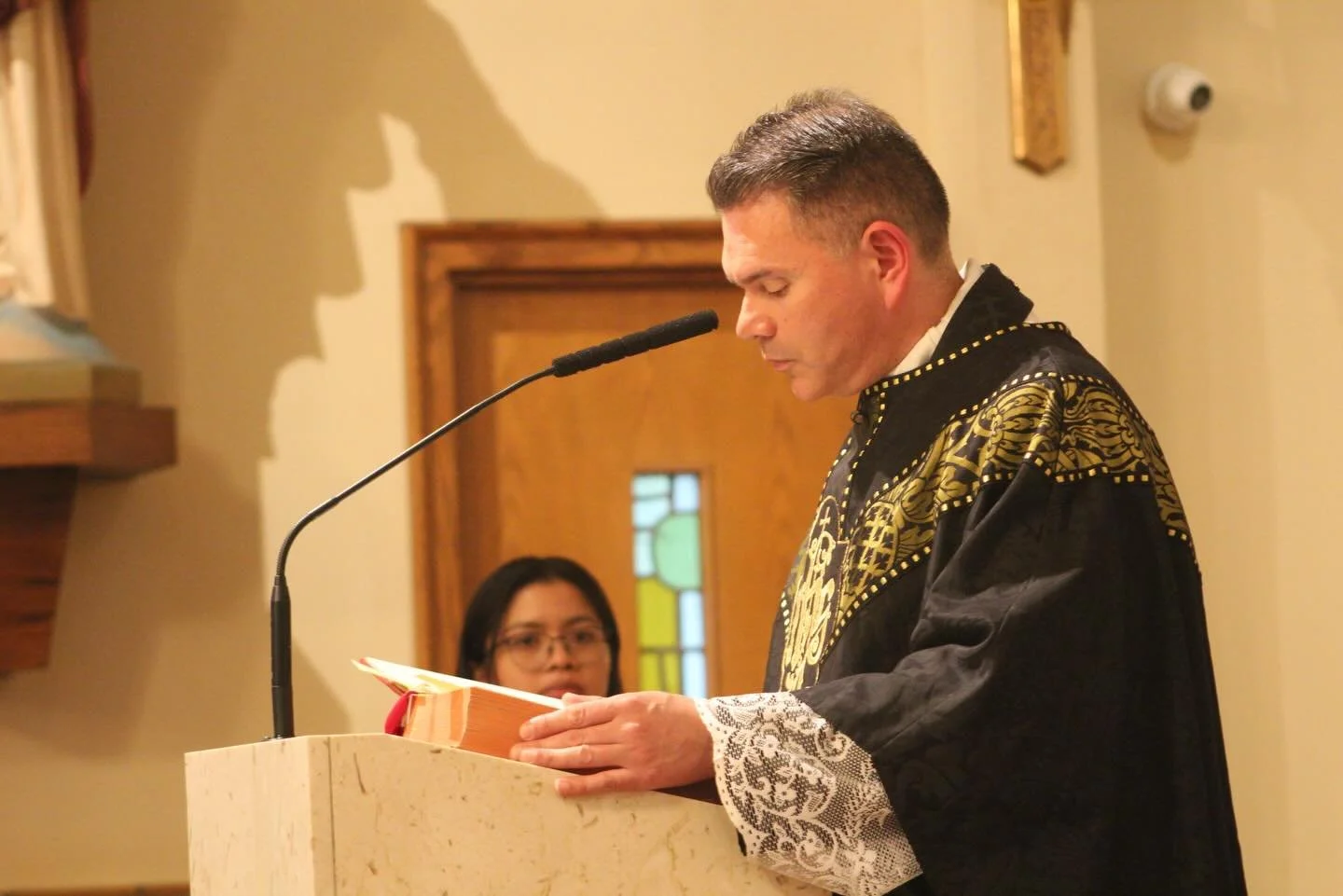 Today we celebrate the anniversary of priestly ordination of our pastor, Father Carlos Agudelo! 
12 out of your now 27 years of priesthood, you shared it with us here in Saint Leo&rsquo;s (6 as vicar and 6 as pastor). In the good moments and in the b