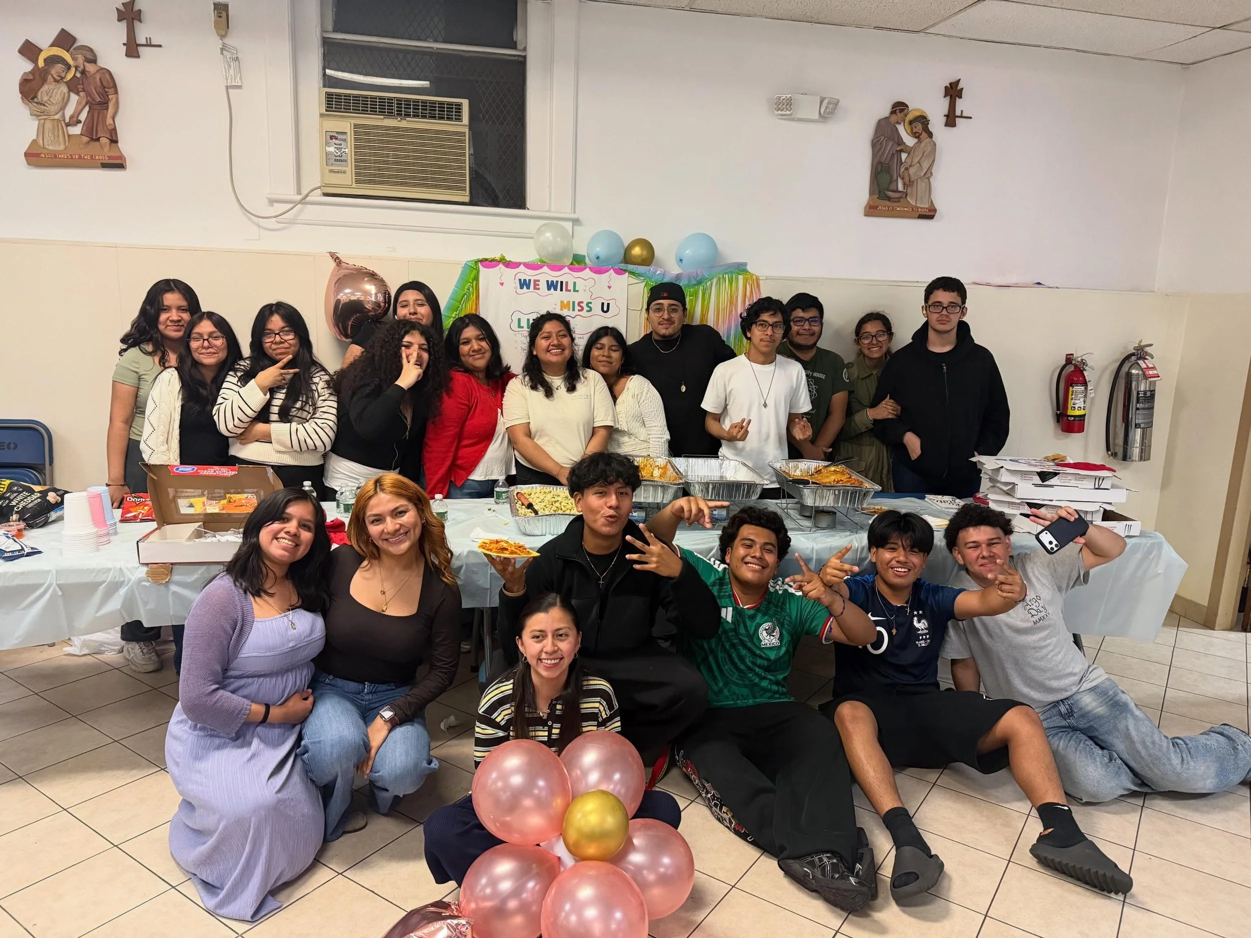 Never goodbye always see you later, this Friday we spent our last day with our youth minister Lizet we thank St. Paul youth for joining us.
Prayers and love to our old youth leader lizet may God always bless you