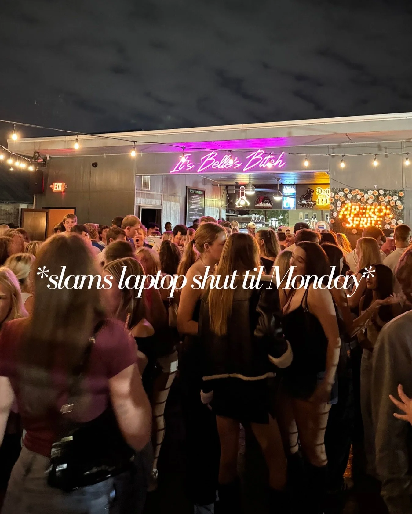 When it&rsquo;s Friday and the rooftop is calling&hellip; you slam that laptop shut and order your first cocktail of the night 🍸

#lexingtonky #locallex #sharethelex #lex #ky #lexington #kentucky #downtownlexington #bellescocktailhouse #lexky #downt