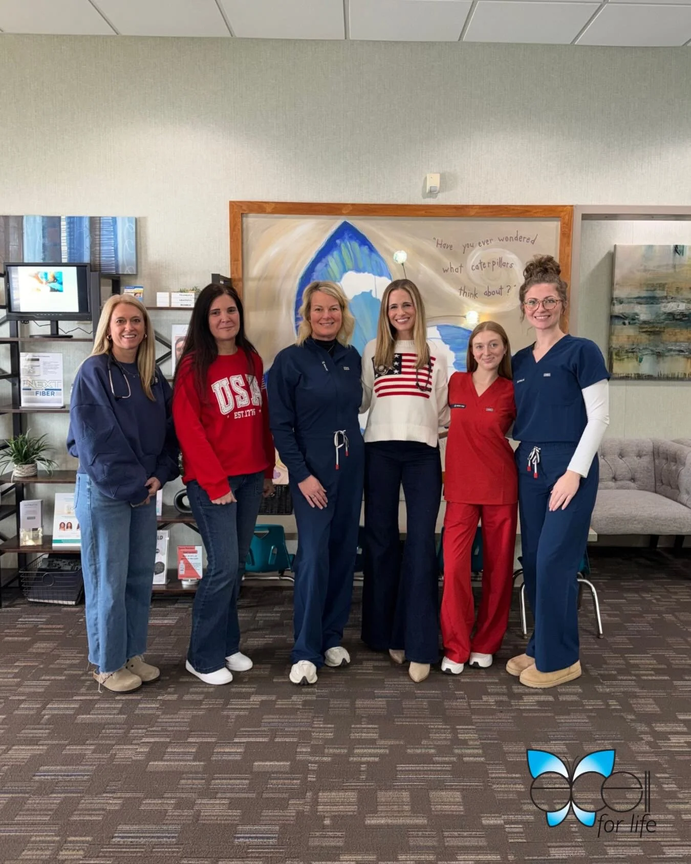 Team spirit on full display 🇺🇸❤️💙 Kicking off the Olympics the right way 🏅✨

#olympics #excellforlife