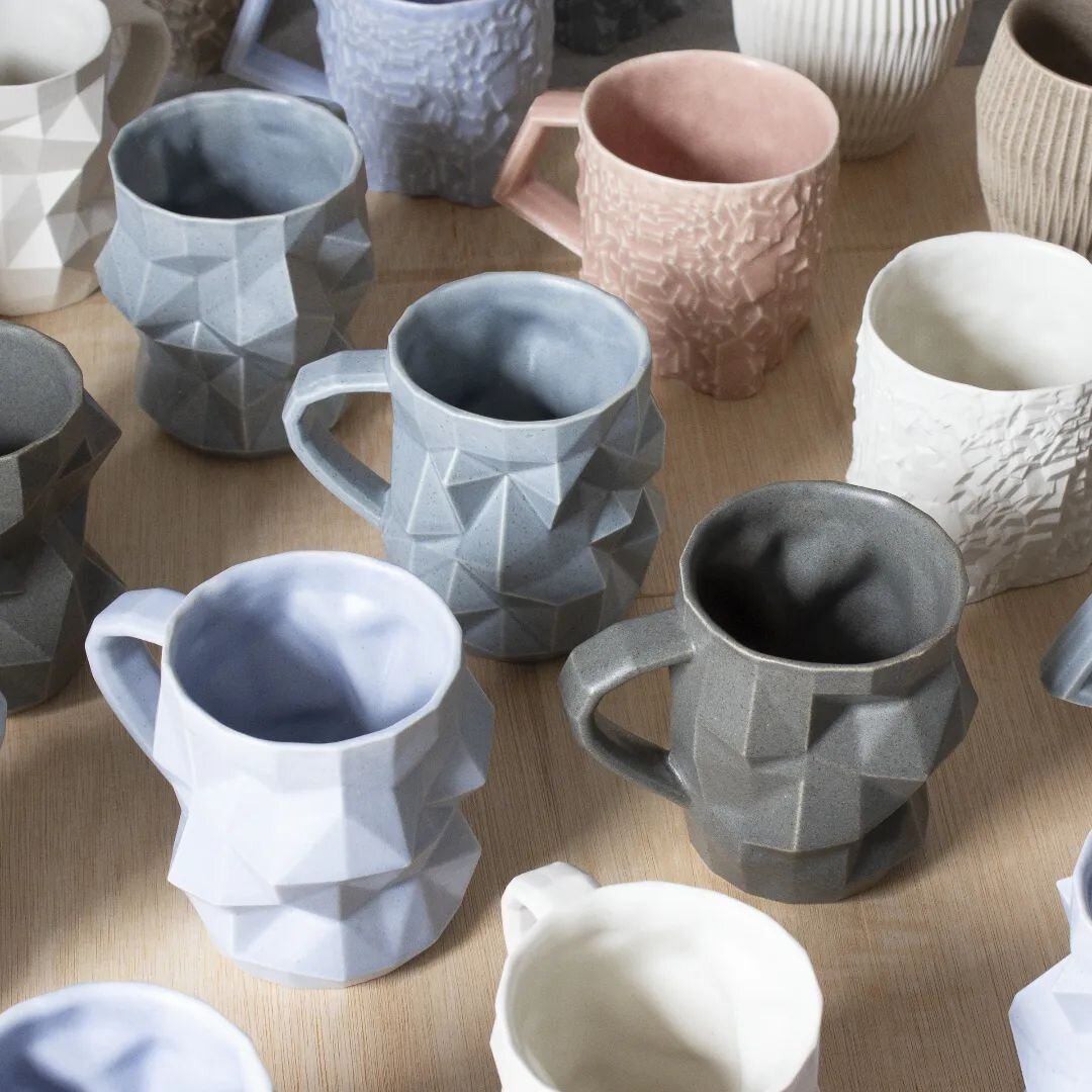 2022 

Thank you for following and supporting. I will be moving into a new studio soon and hoping 2023 though most likely will be challenging will still be a good year.

-

-

#3dprintedmugs #turnpenneypottery #smallbatchmaker #moderncraft #design #t