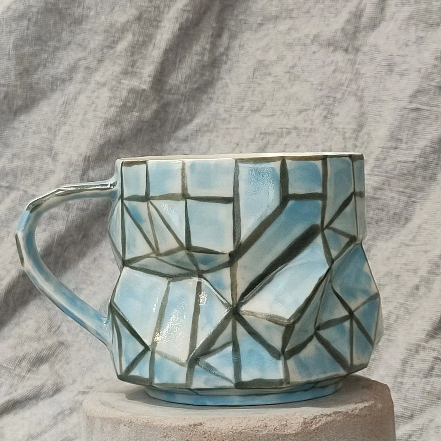 Geo hand painted porcelain ceramic cup with a transparent glaze, 
300ml
Soft colours and a bold, tactile, organic, randomly geometric shape
#geometricart #mugsmugsmugs #cupcollector #handpaintedmug #potterystudio #modernclaydesign