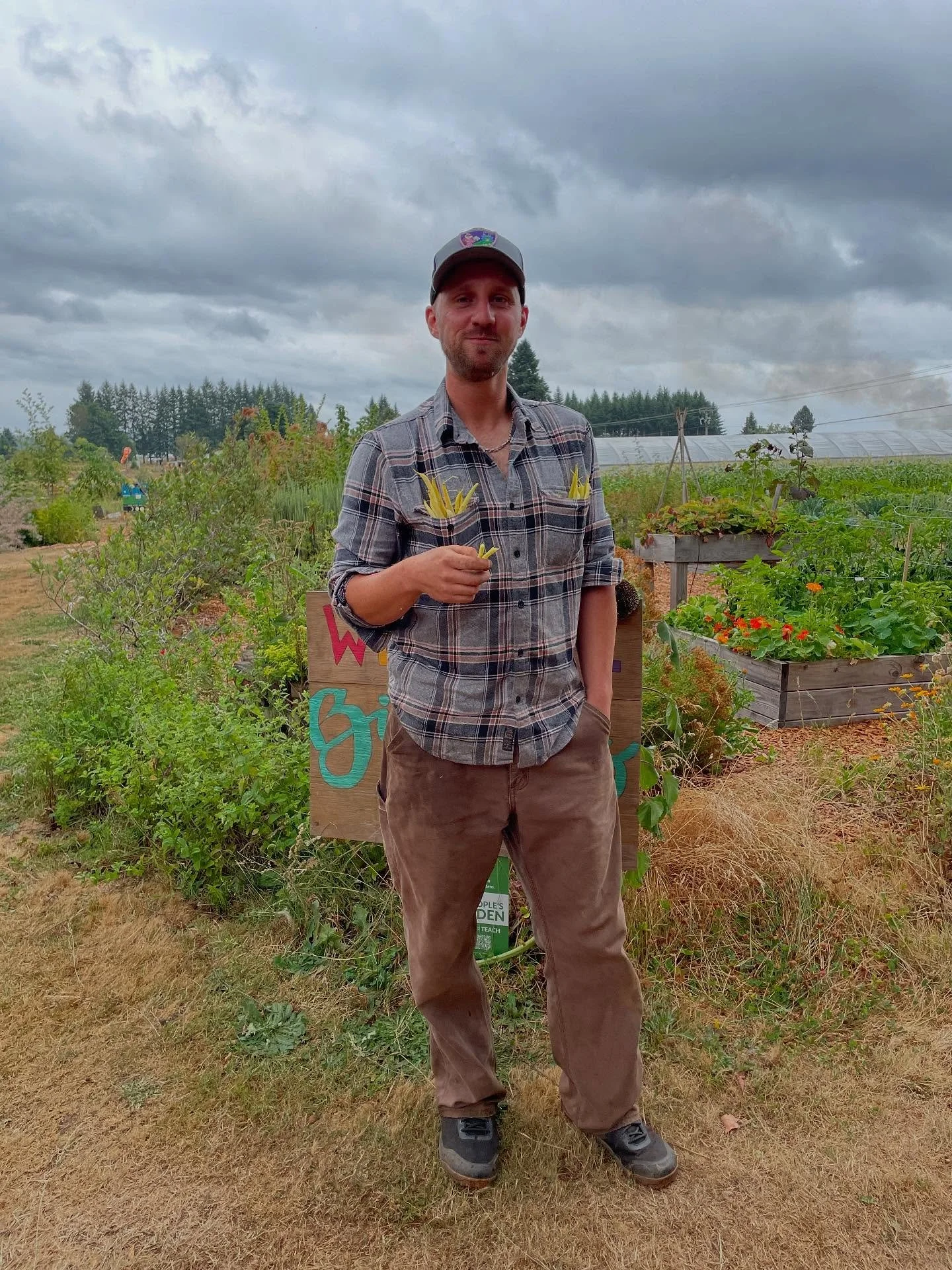 Shout out to Ben, one of our longtime friends and volunteers who has excellent taste in field snacks! Thanks for digging potatoes with us this week 😊