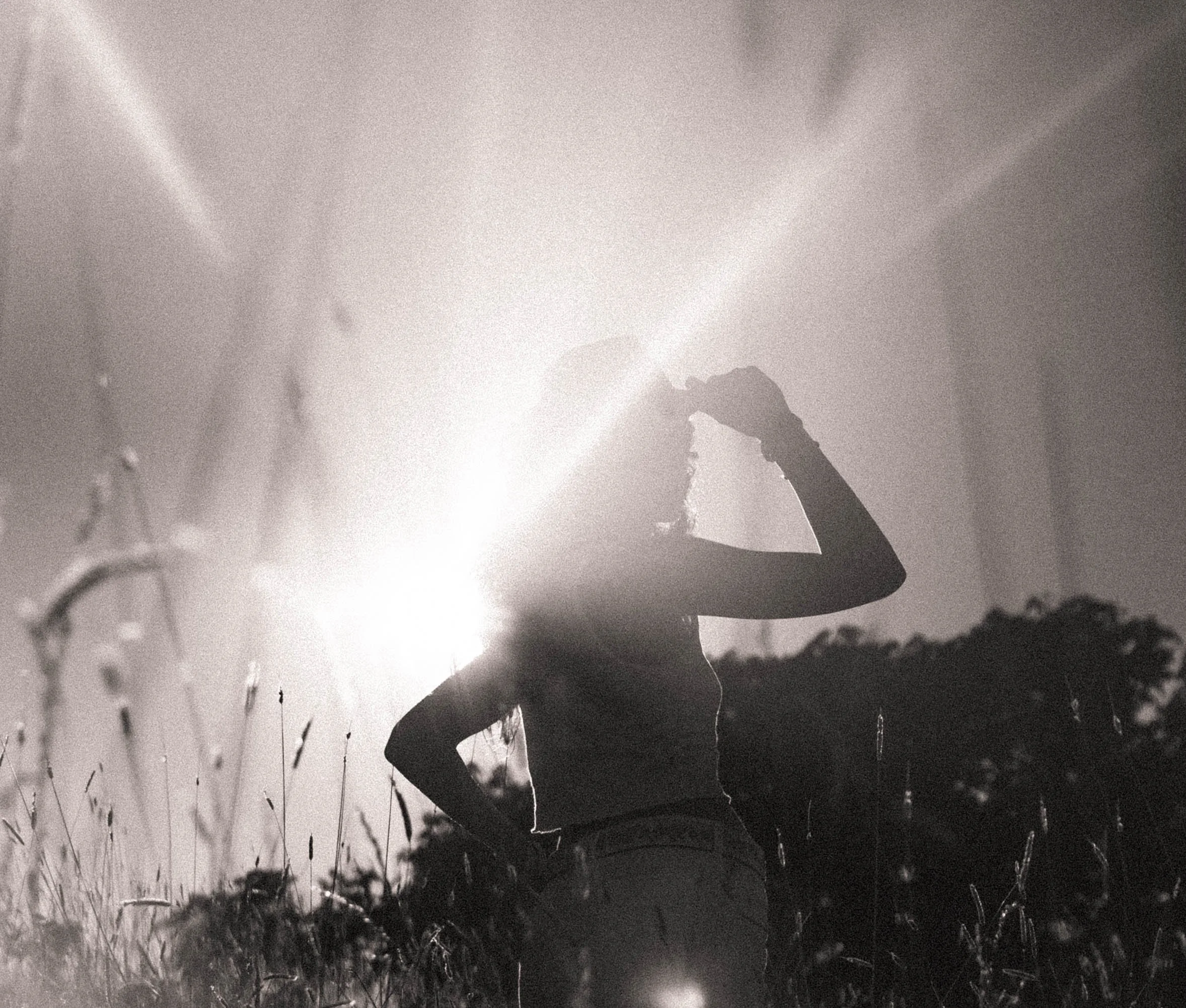 Women standing in front of the sun during an adventure photography session in Portland, Oregon