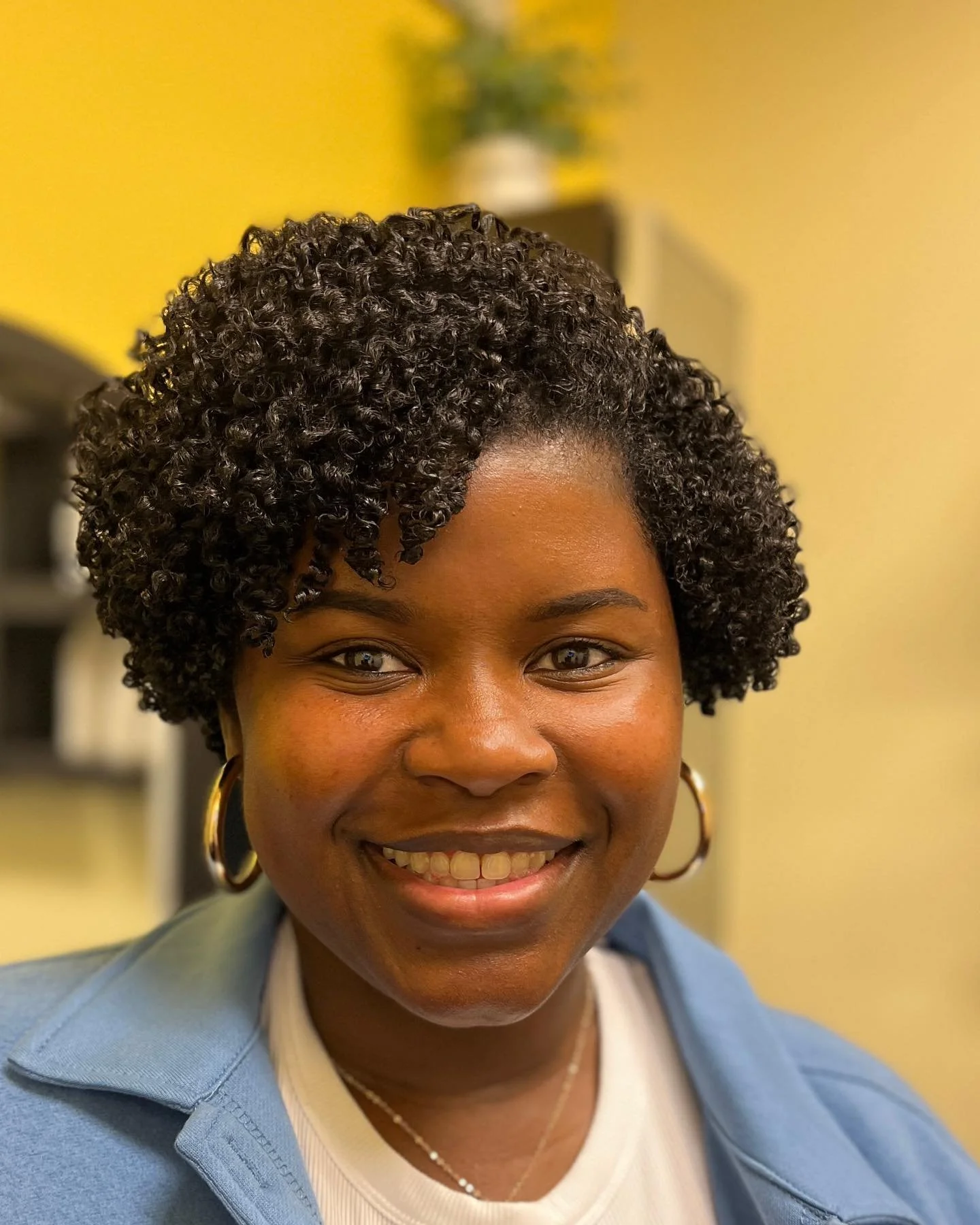 Shoutout to my beautiful coily hair ladies •
•
•
•
#curls
#naturalhairjourney
#myhaircrush
#healthyhair
#coilyhair 
#natualhairrocks  #coilyhairlove #curlyhairstyles #curlyhaircuts #dallasnaturalhairstylist #nycnaturalhairstylist