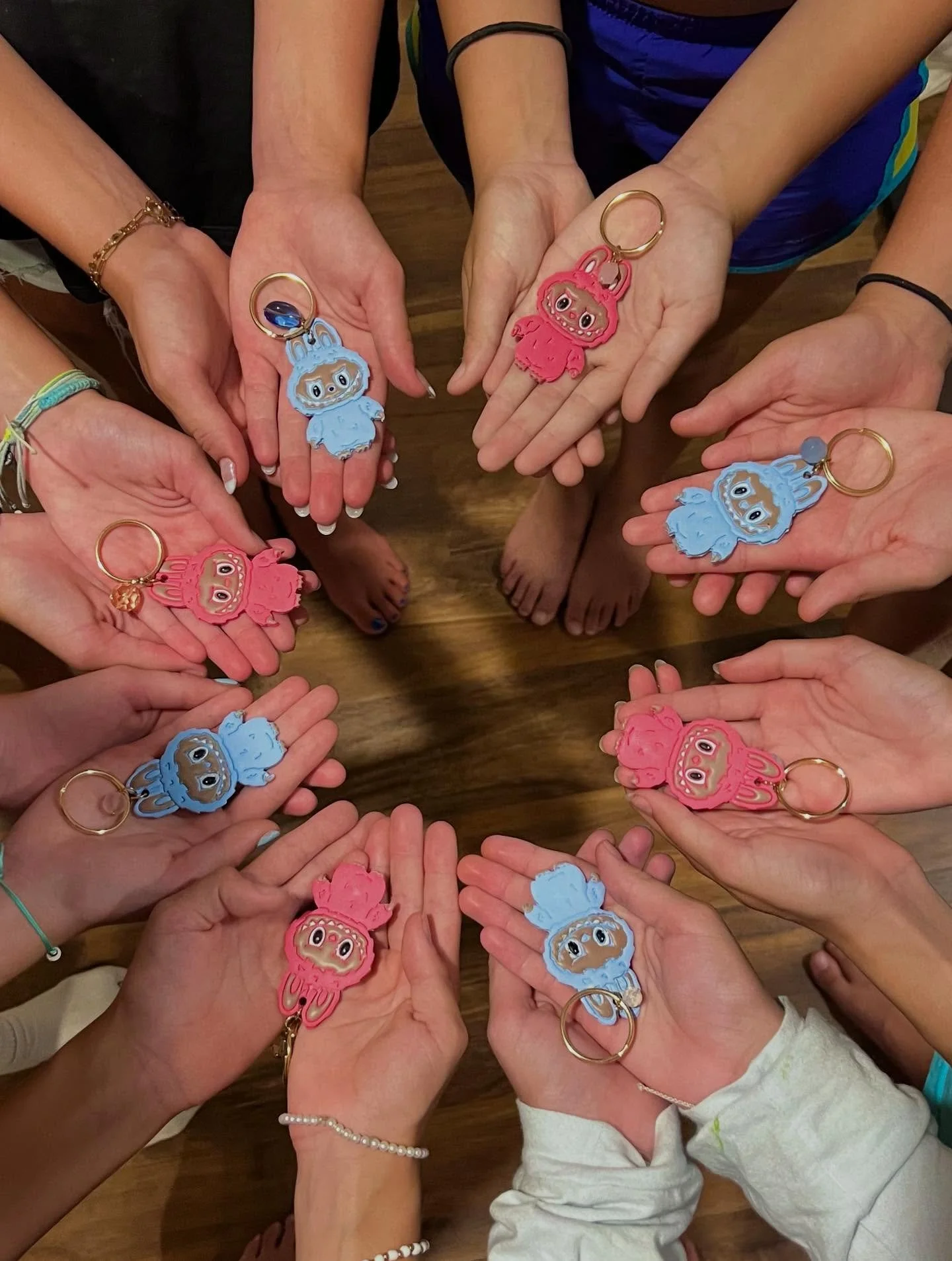 Happy Birthday, Bree! I spent the afternoon teaching some lovely ladies how to make their own labubu keychains. Check out the finished creations! 🩵🩷