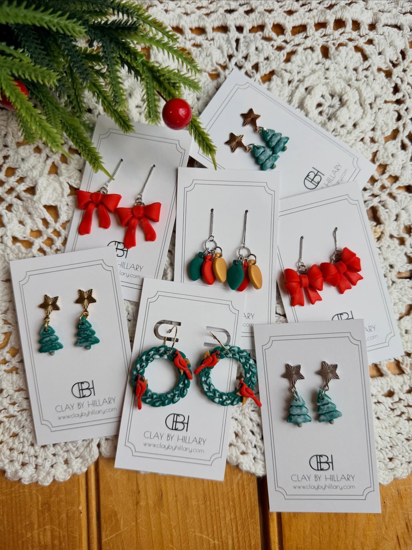 One last batch of Christmas earrings coming with me THIS SATURDAY to Pints &amp; Panic @heavyseasbeer from 12-5. Cone grab some last minute gifts and support small businesses! This is my last market of the year, let&rsquo;s make it a good one! ❄️