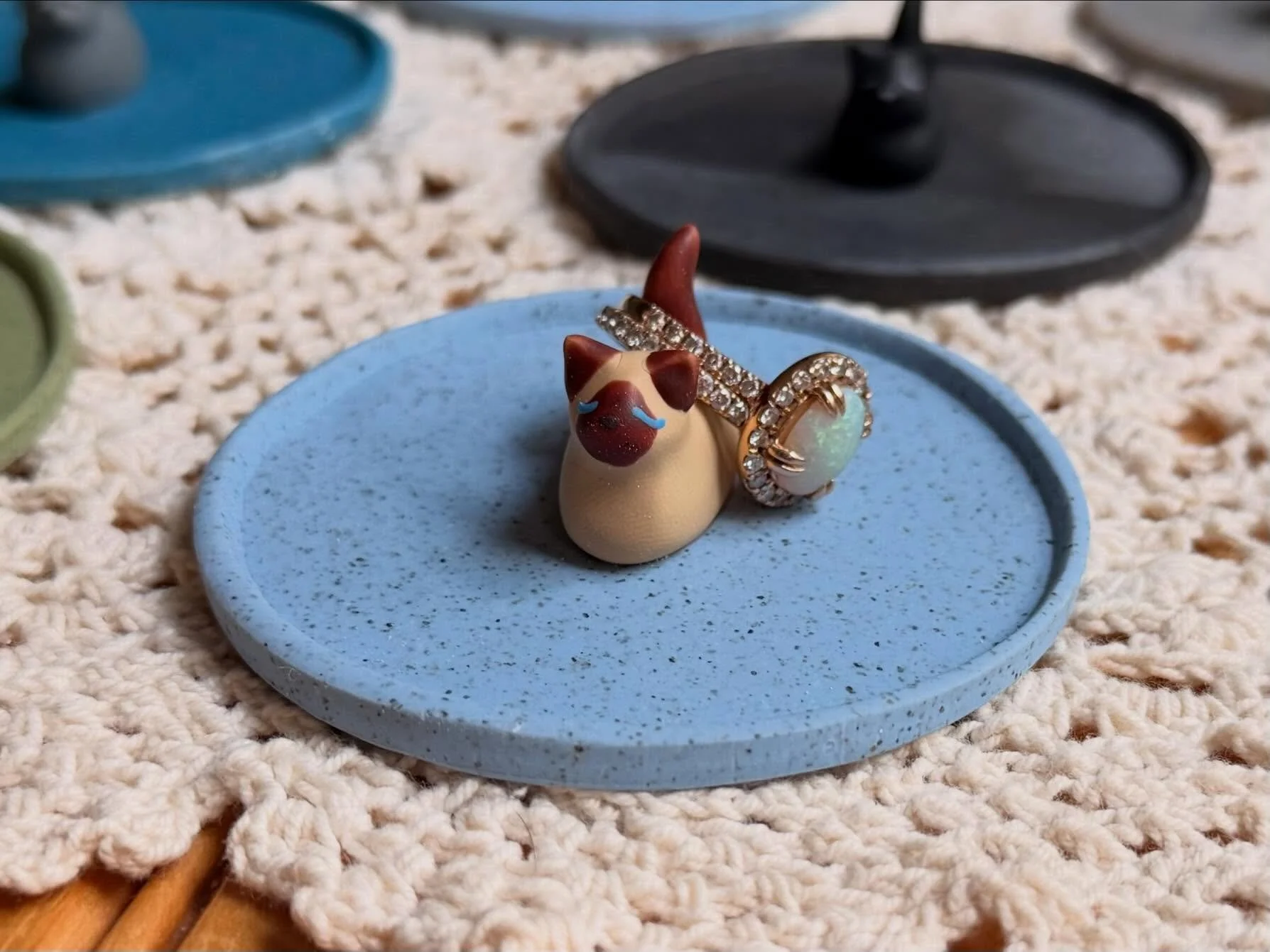 I had a lot of fun making these teeny cat ring dishes. Which is your favorite? (Bonus points to whoever names the one non-domesticated cat correctly). You&rsquo;ll find them all THIS SUNDAY at Purrfest @mdspca from 11-3. 🐱