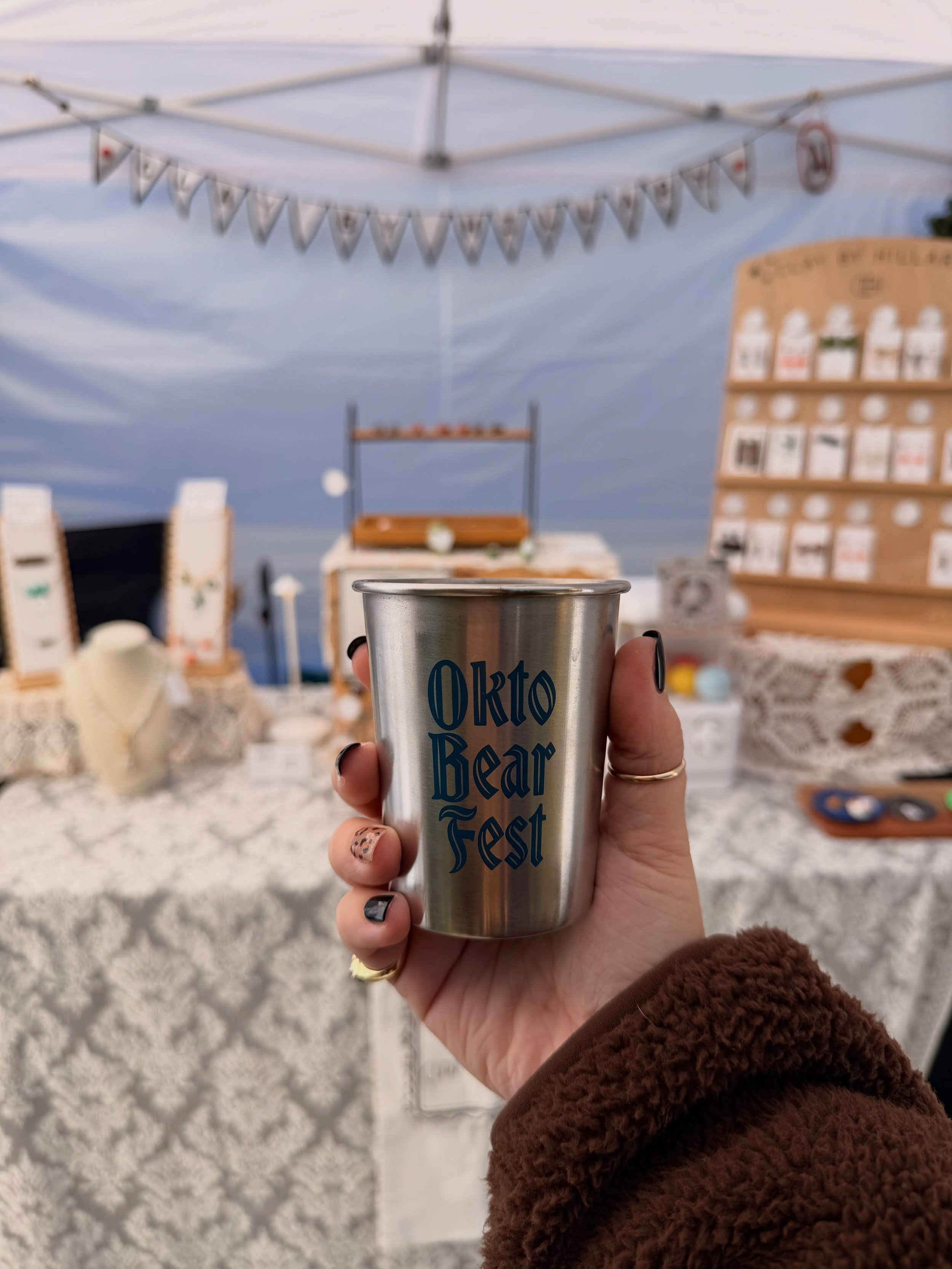 🐻 Thank you to every lovely person that came by today at Oktobearfest! Fat bears completely sold out, as well as frogs. It warms my heart that so many of you enjoy my weird little guys. Special thanks to the @marylandzoo for hosting a great event. N