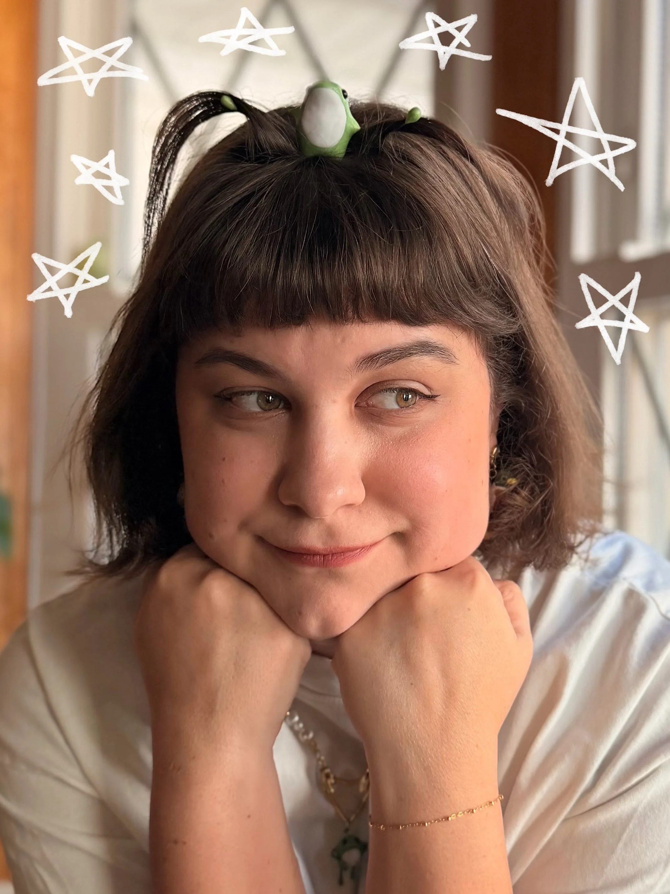 ✨No thoughts, just frogs.✨

I want to update my profile photo and had a fun little shoot with some of my lil guys. While I&rsquo;m here, I&rsquo;ll re-introduce myself to newcomers&hellip;

Hi, I&rsquo;m Hillary! I sculpt tiny whimsies and curiositie