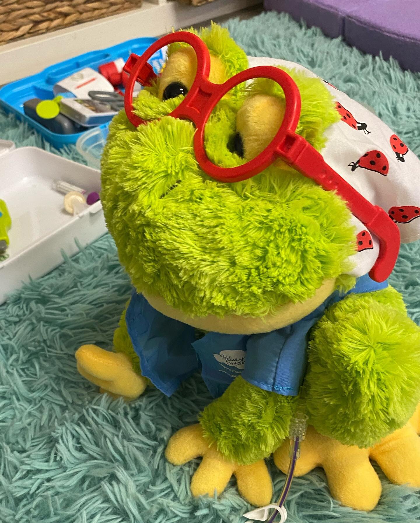 Today Hopper the frog 🐸 had quite the check up&hellip; needed glasses, a patch, sleepy medicine, an IV&hellip; and a hand to hold. #medicalplay #Hopper