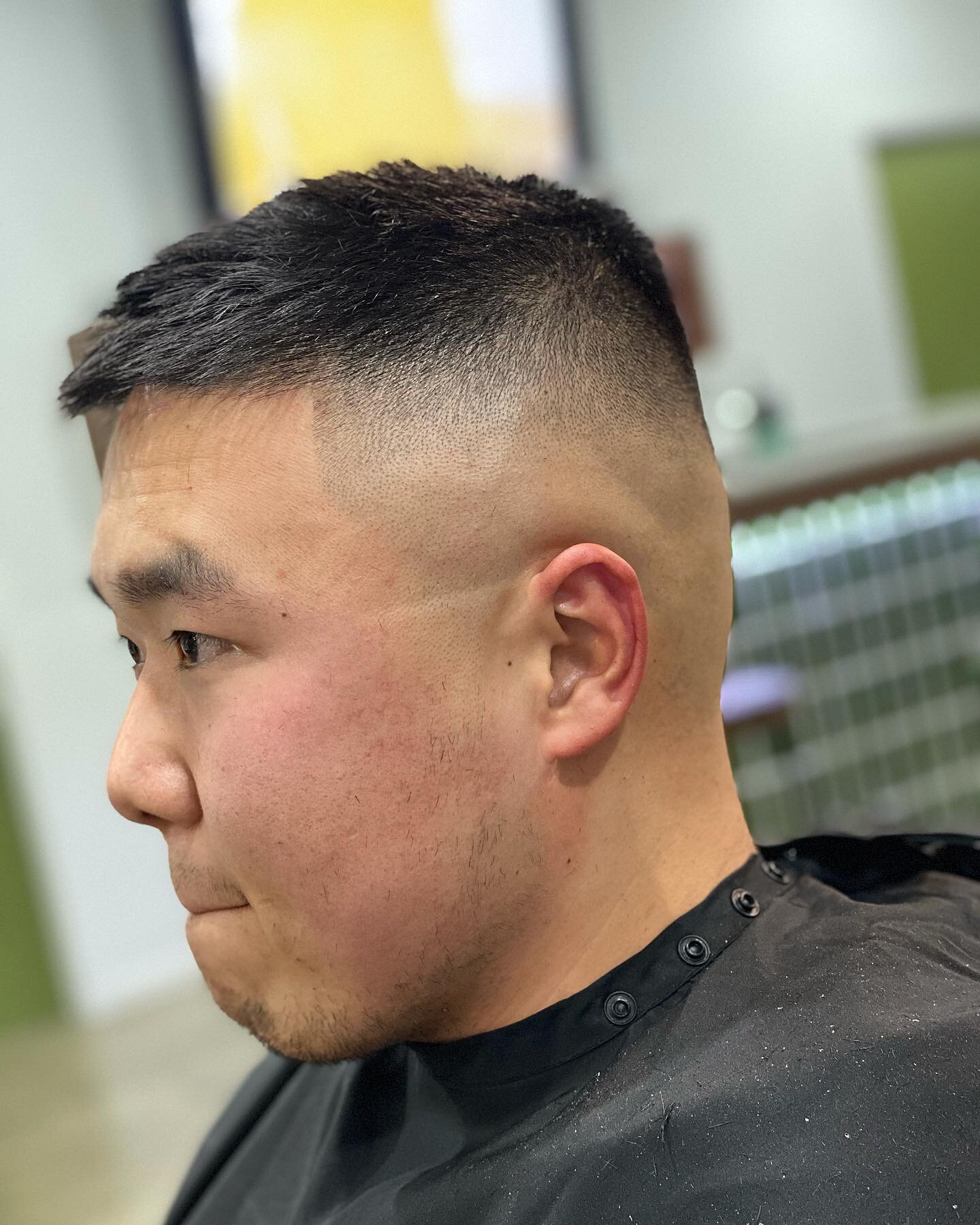 high and tight skin fade by Elijah. short and textured on top - styled using uppercut styling powder 💈