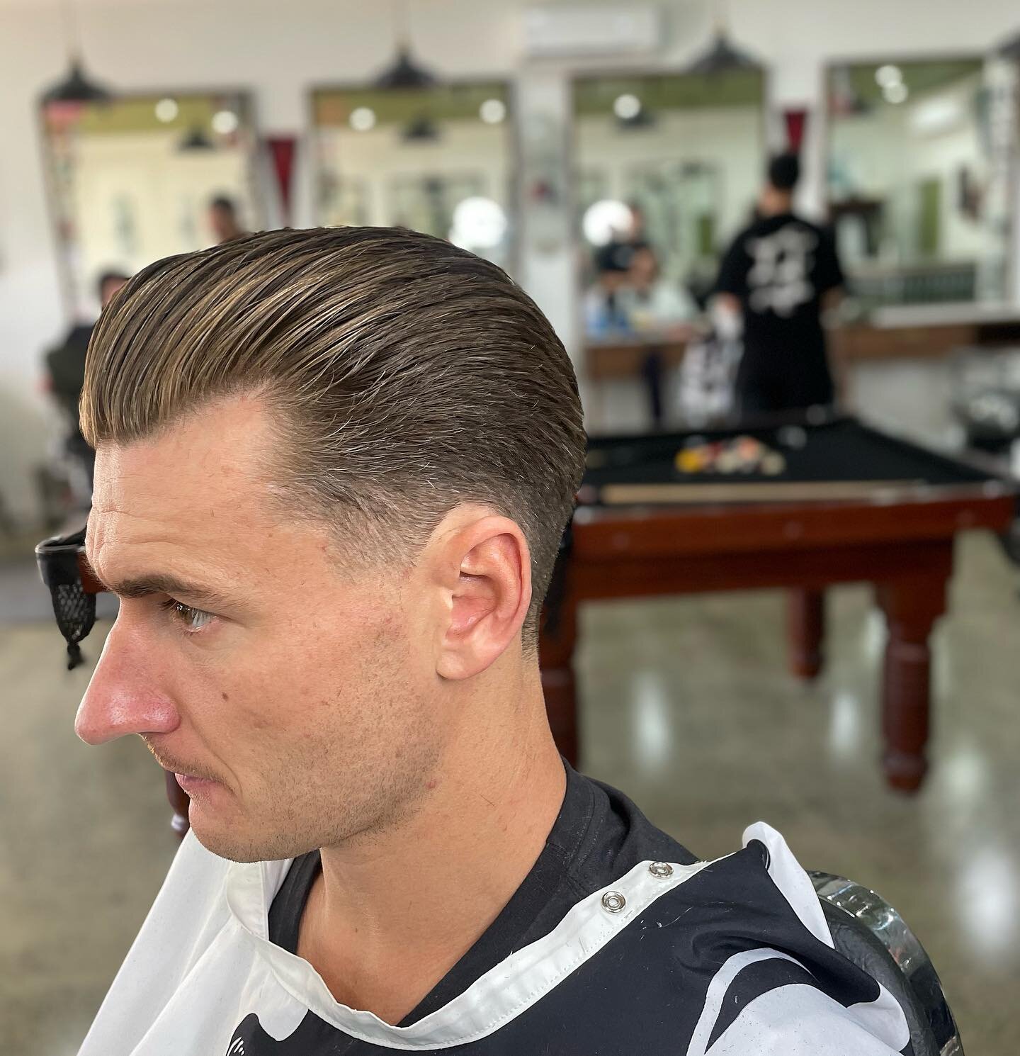 Start your week right and keep that taper tight! Book your next appointment online or call the shop to secure your spot ⚡️

Just a little bit of @uppercutdeluxe sea salt spray was all this one needed after @the_rolling_barber was done with it! 🔥 

A
