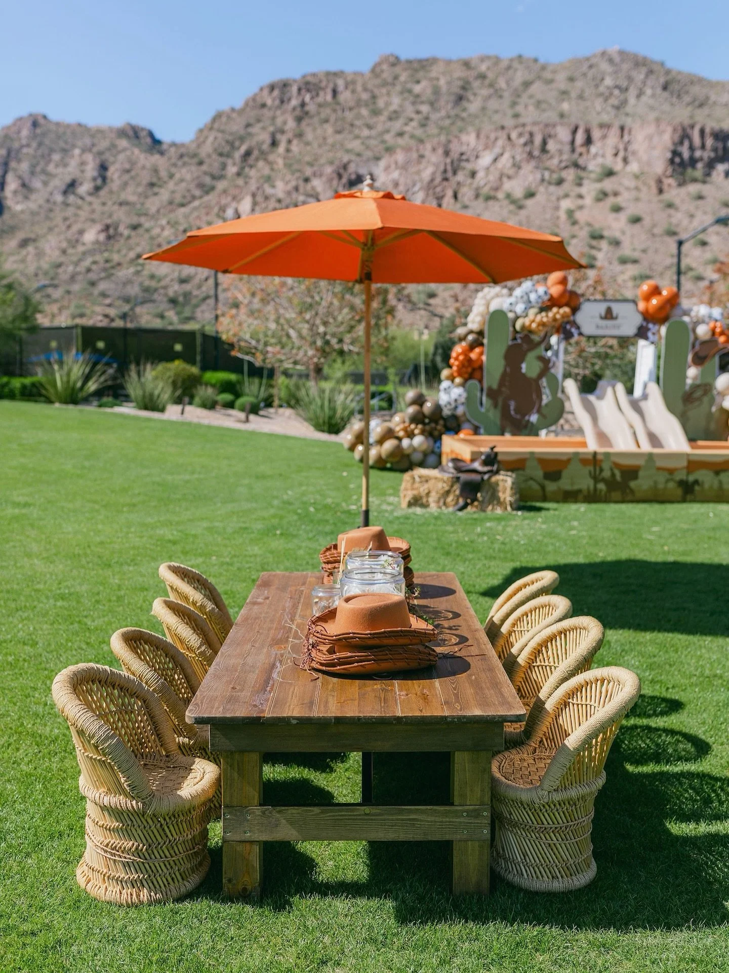 Fall parties just hit different 🍂💫 We&rsquo;re looking forward for all the ways you plan to celebrate this November! 

Arizona team: 
Event Coordination &amp; Design: @createandinflateevents
Balloons: @createandinflateevents
Custom Signage &amp; Fa