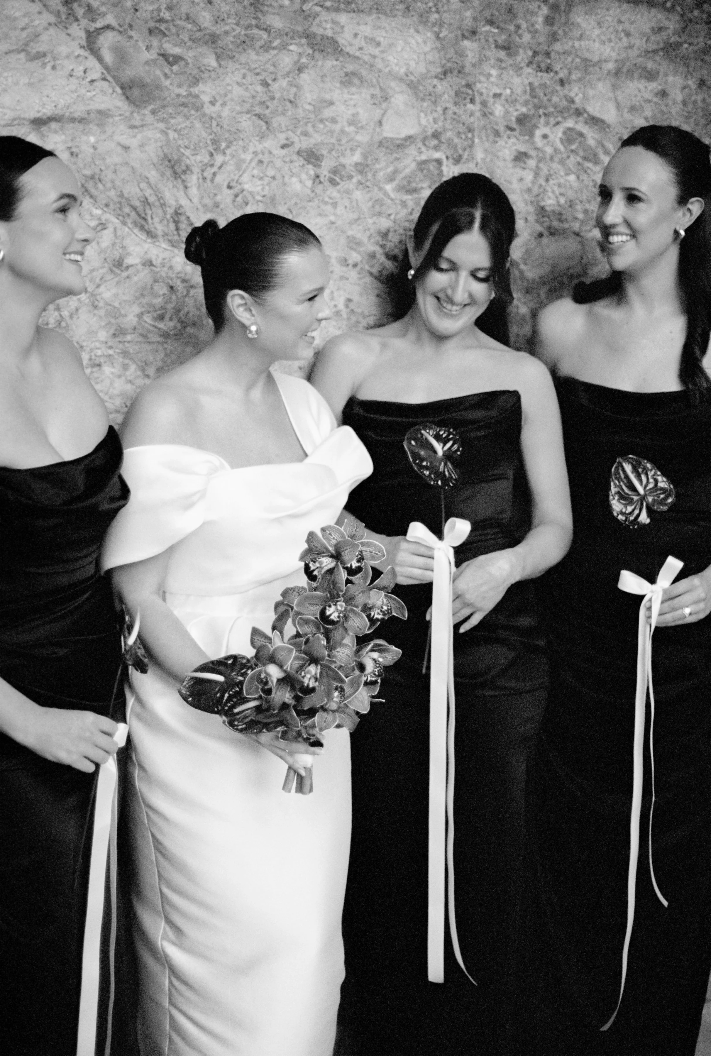 GETTING READY - BELLA + TRIS-190.jpg