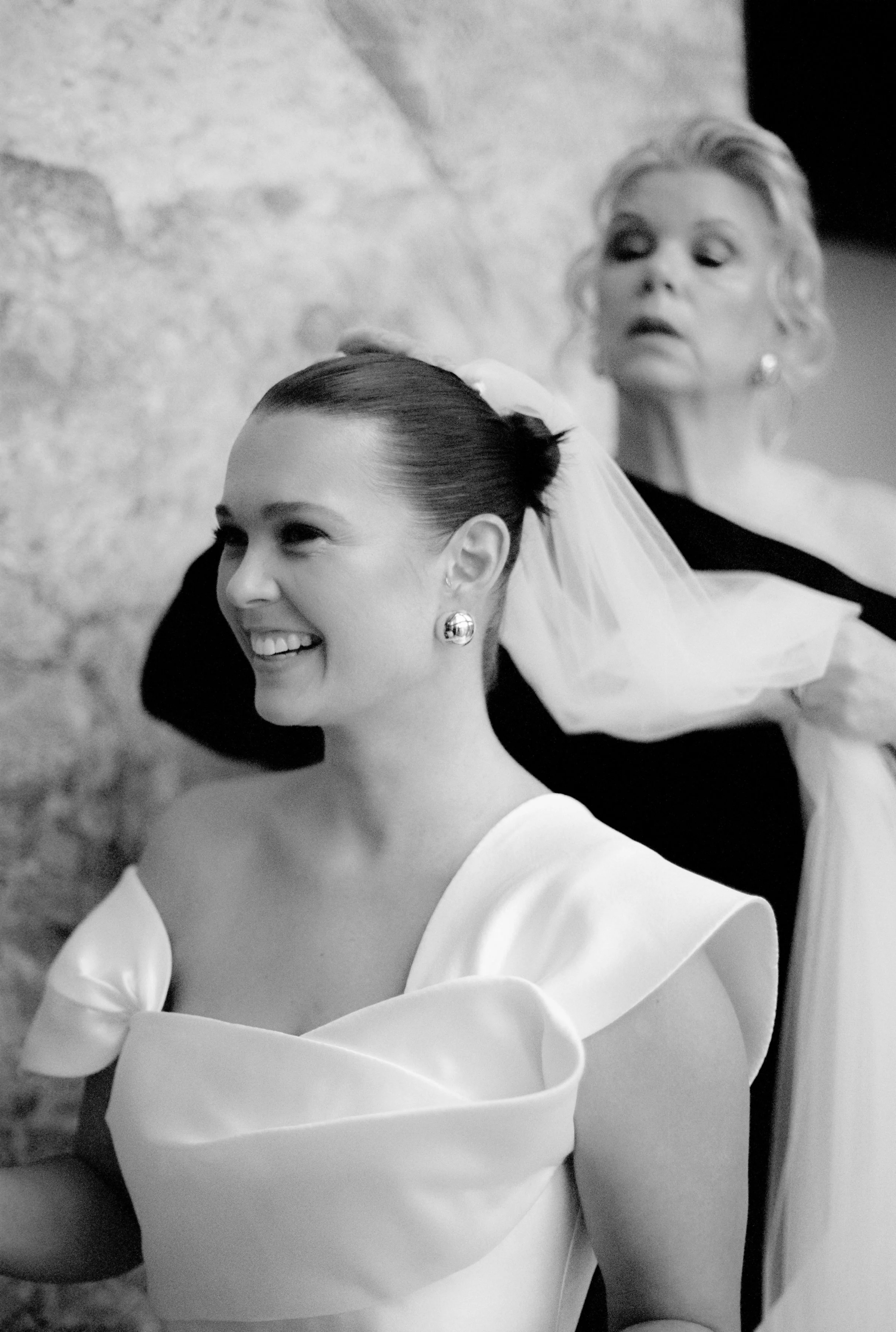 GETTING READY - BELLA + TRIS-154.jpg