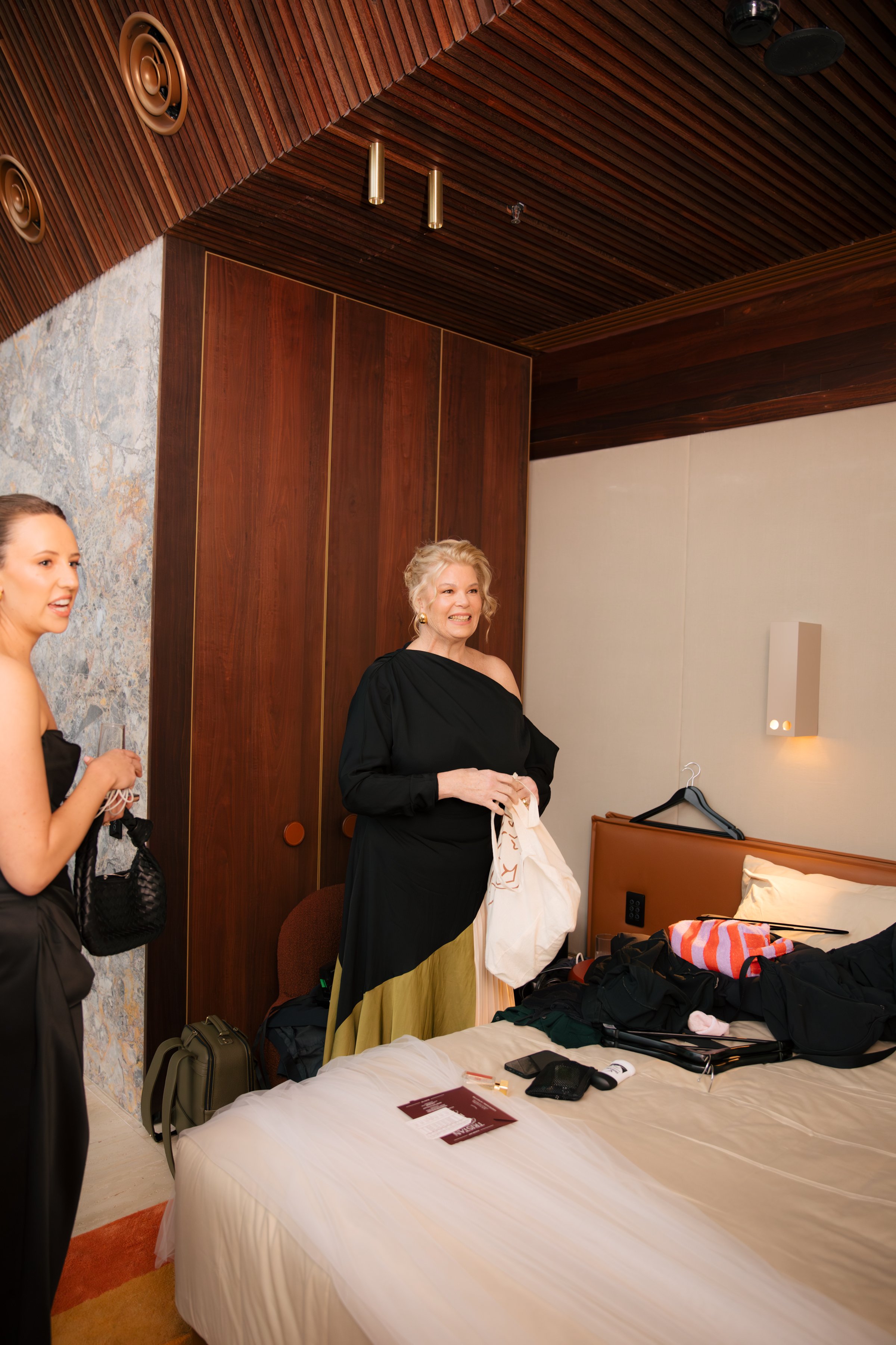 GETTING READY - BELLA + TRIS-086.jpg