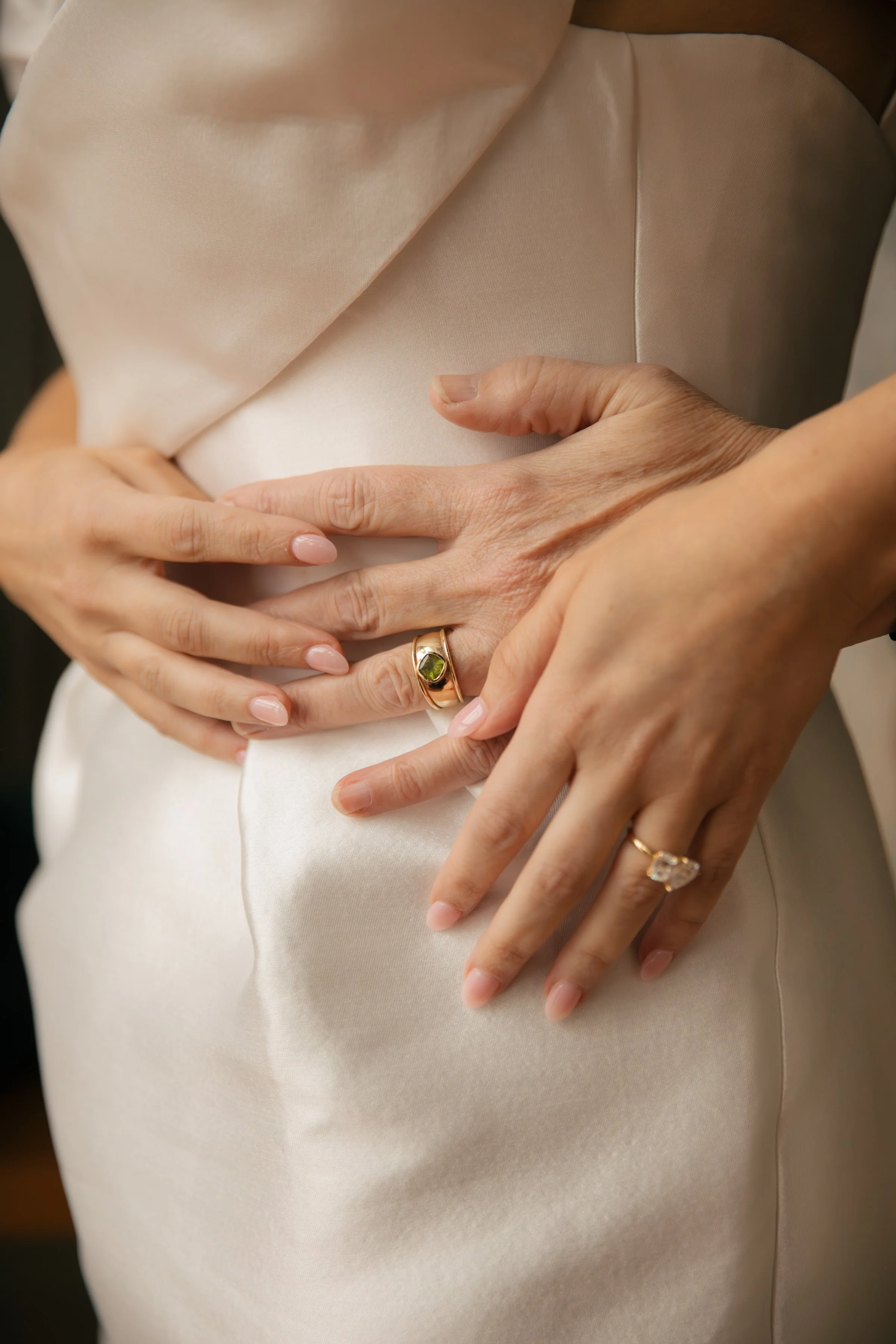 GETTING READY - BELLA + TRIS-136.jpg