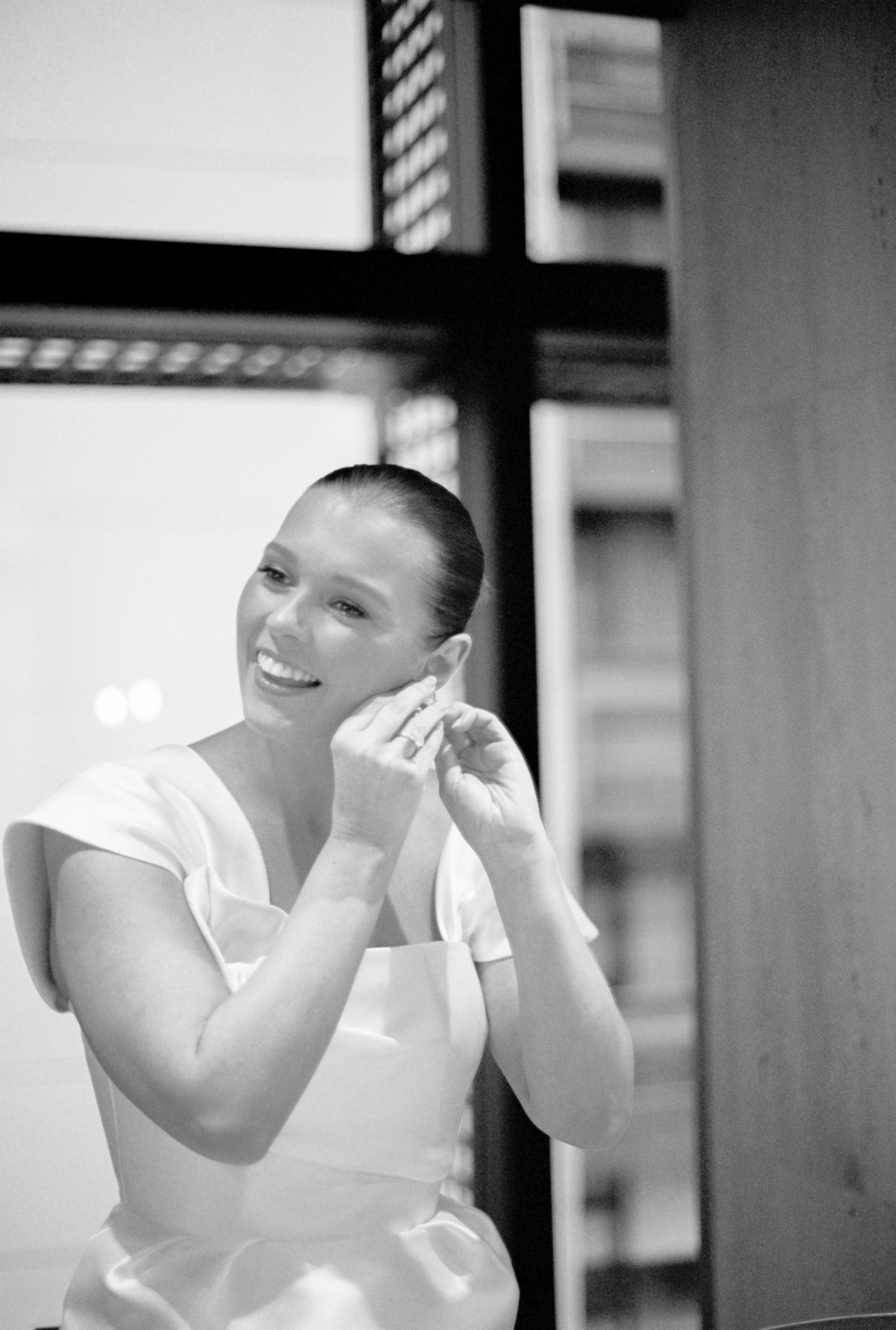 GETTING READY - BELLA + TRIS-084.jpg