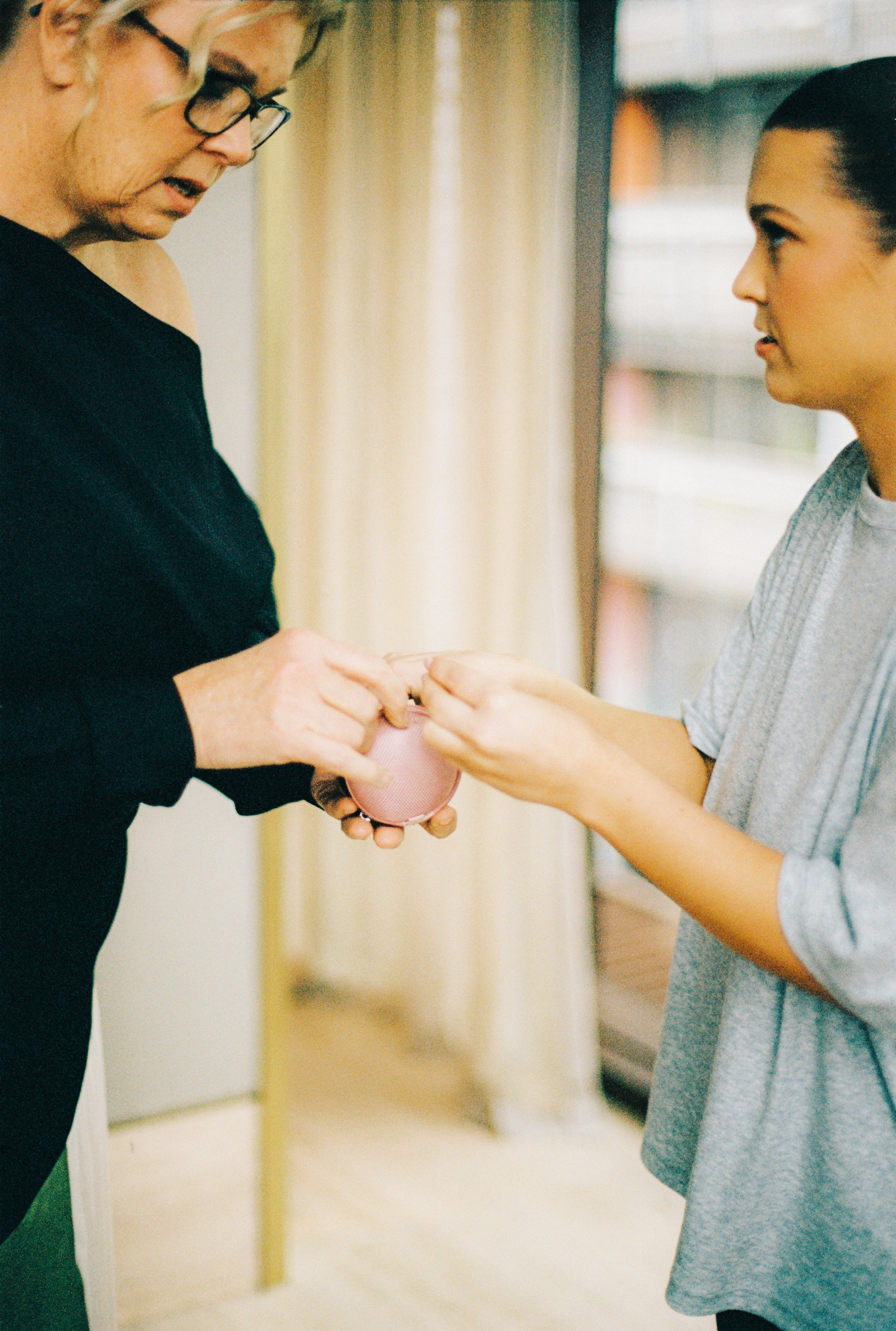 GETTING READY - BELLA + TRIS-023.jpg