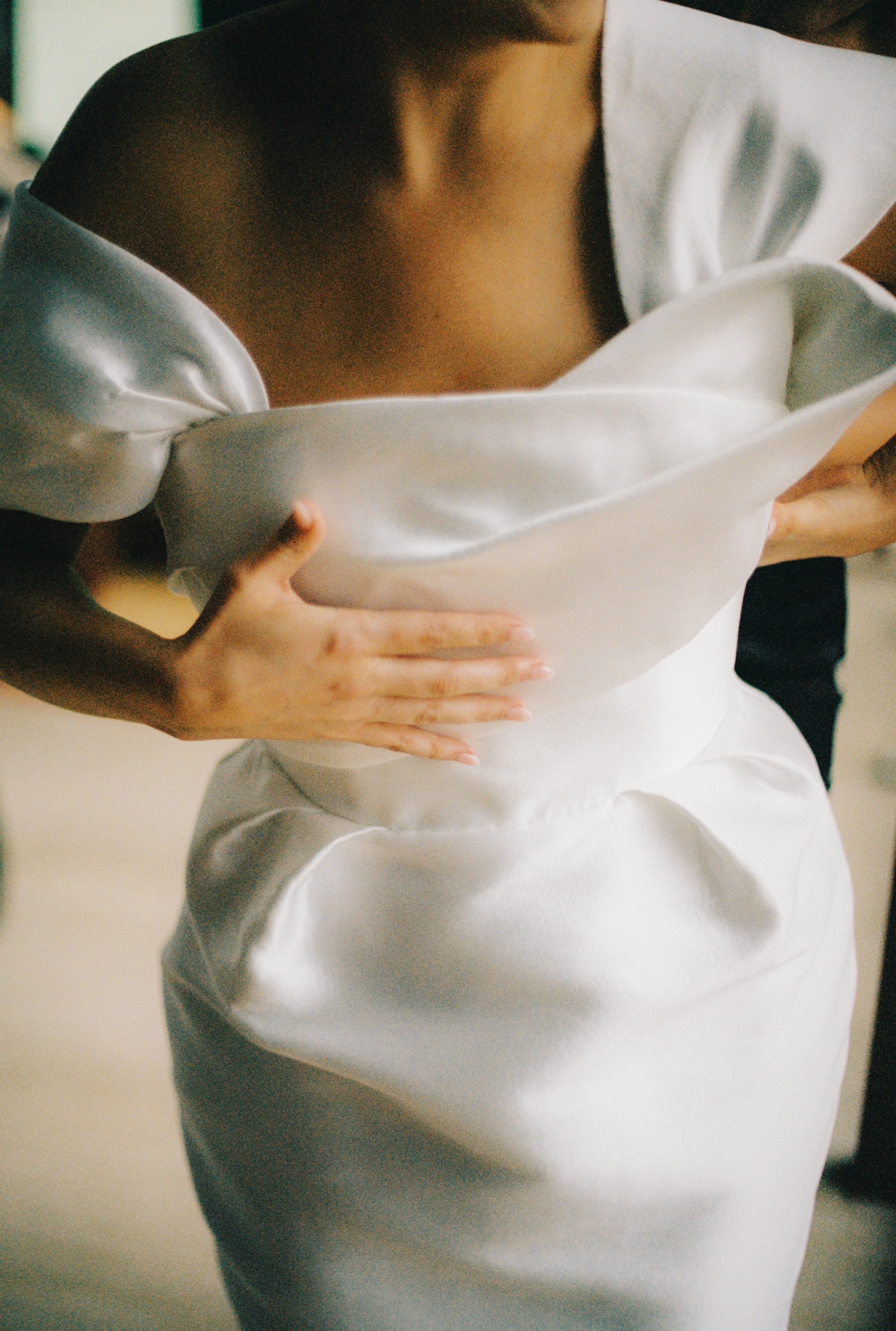 GETTING READY - BELLA + TRIS-043.jpg