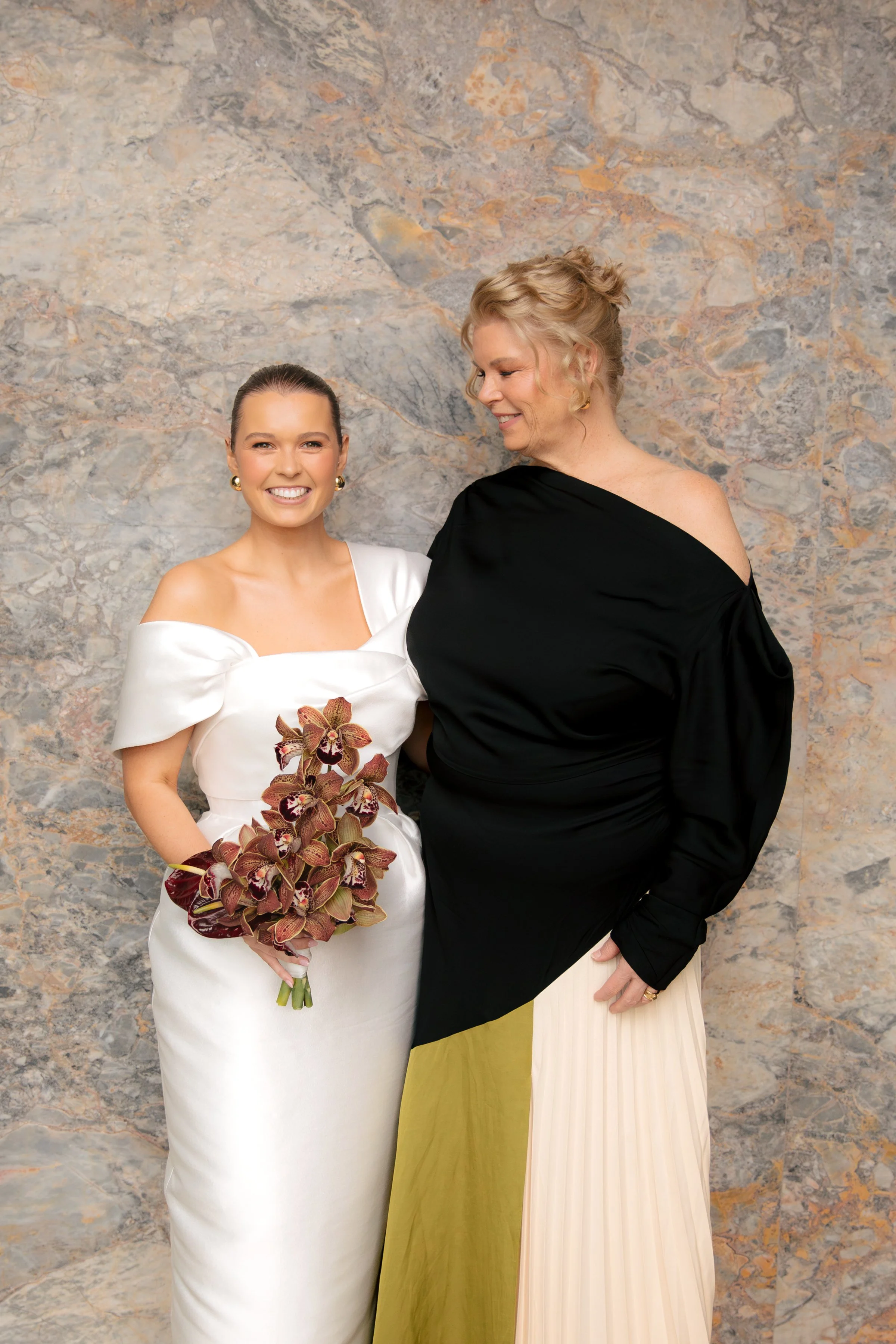 GETTING READY - BELLA + TRIS-200.jpg