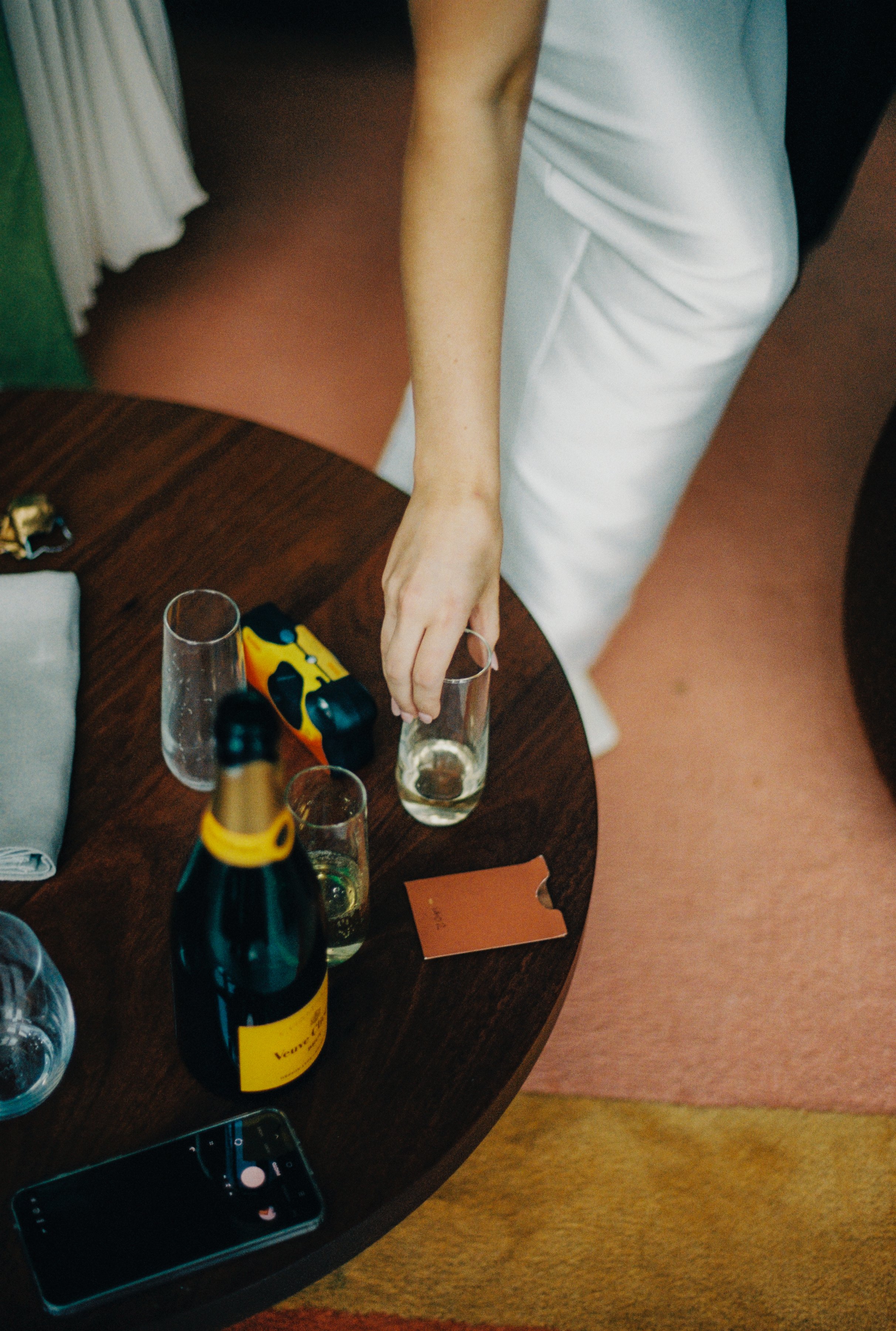 GETTING READY - BELLA + TRIS-090.jpg