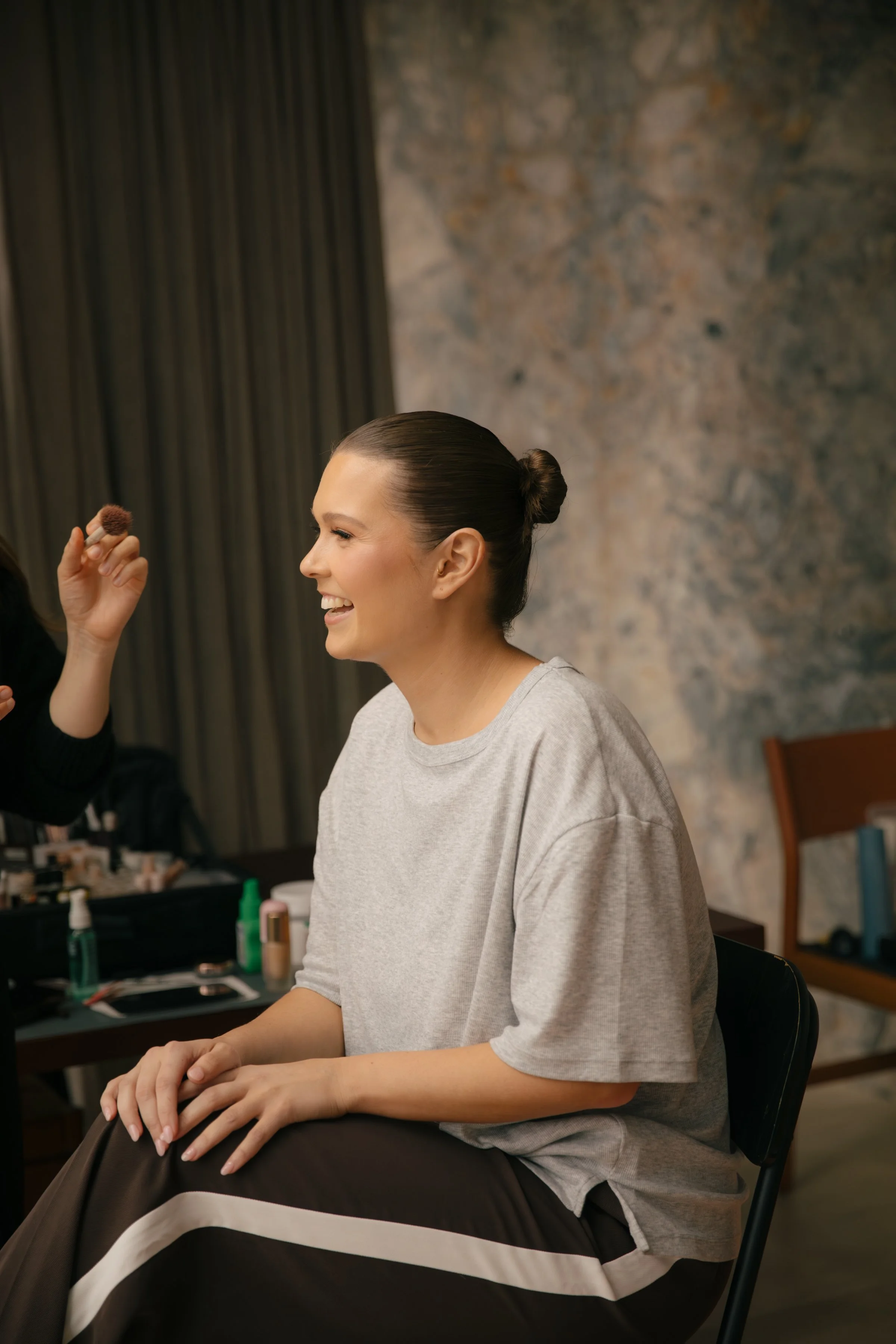 GETTING READY - BELLA + TRIS-006.jpg