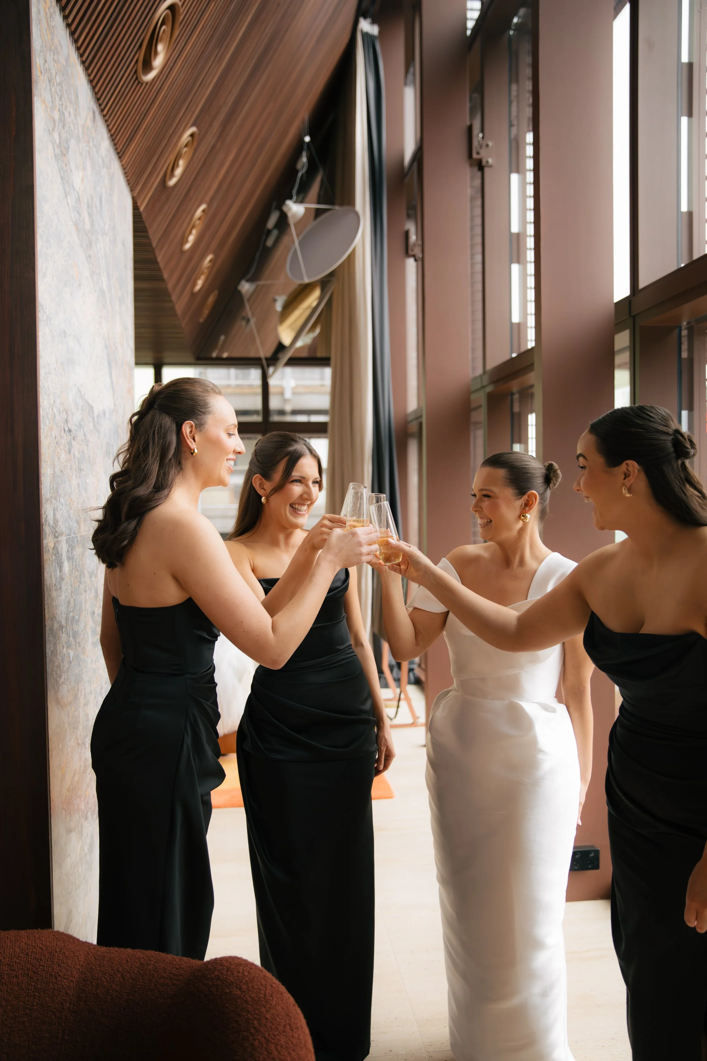 GETTING READY - BELLA + TRIS-115.jpg