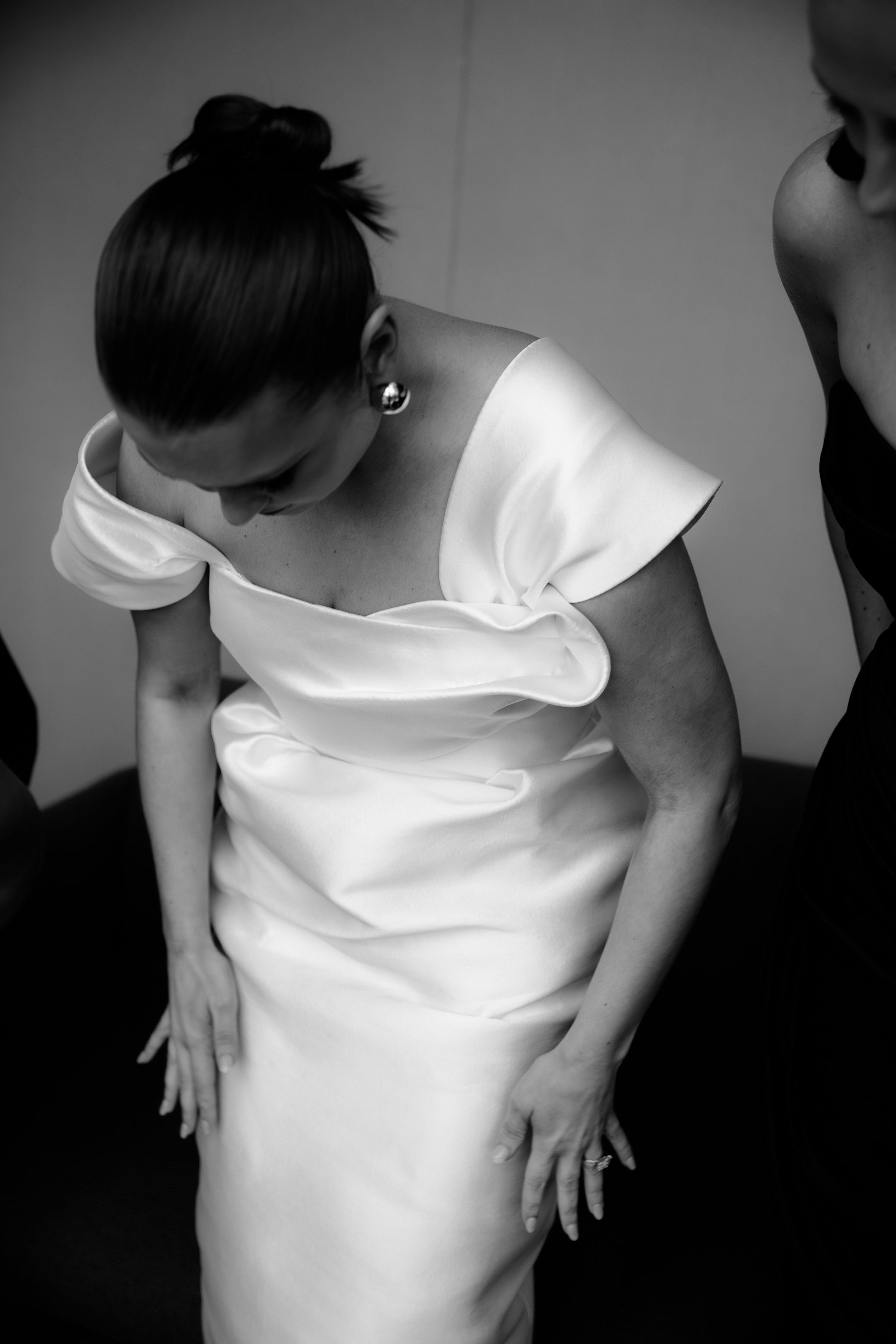 GETTING READY - BELLA + TRIS-106.jpg