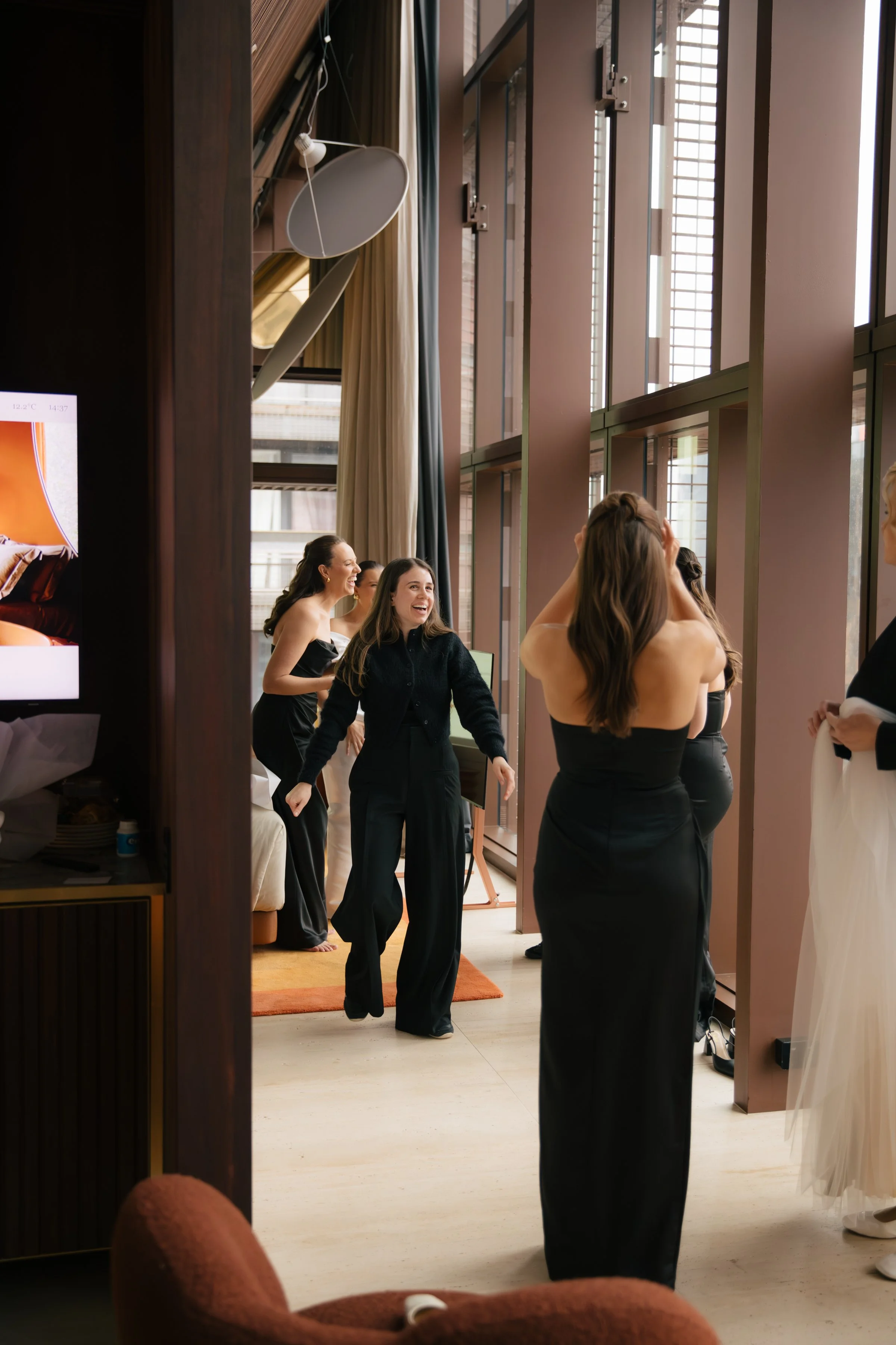 GETTING READY - BELLA + TRIS-143.jpg