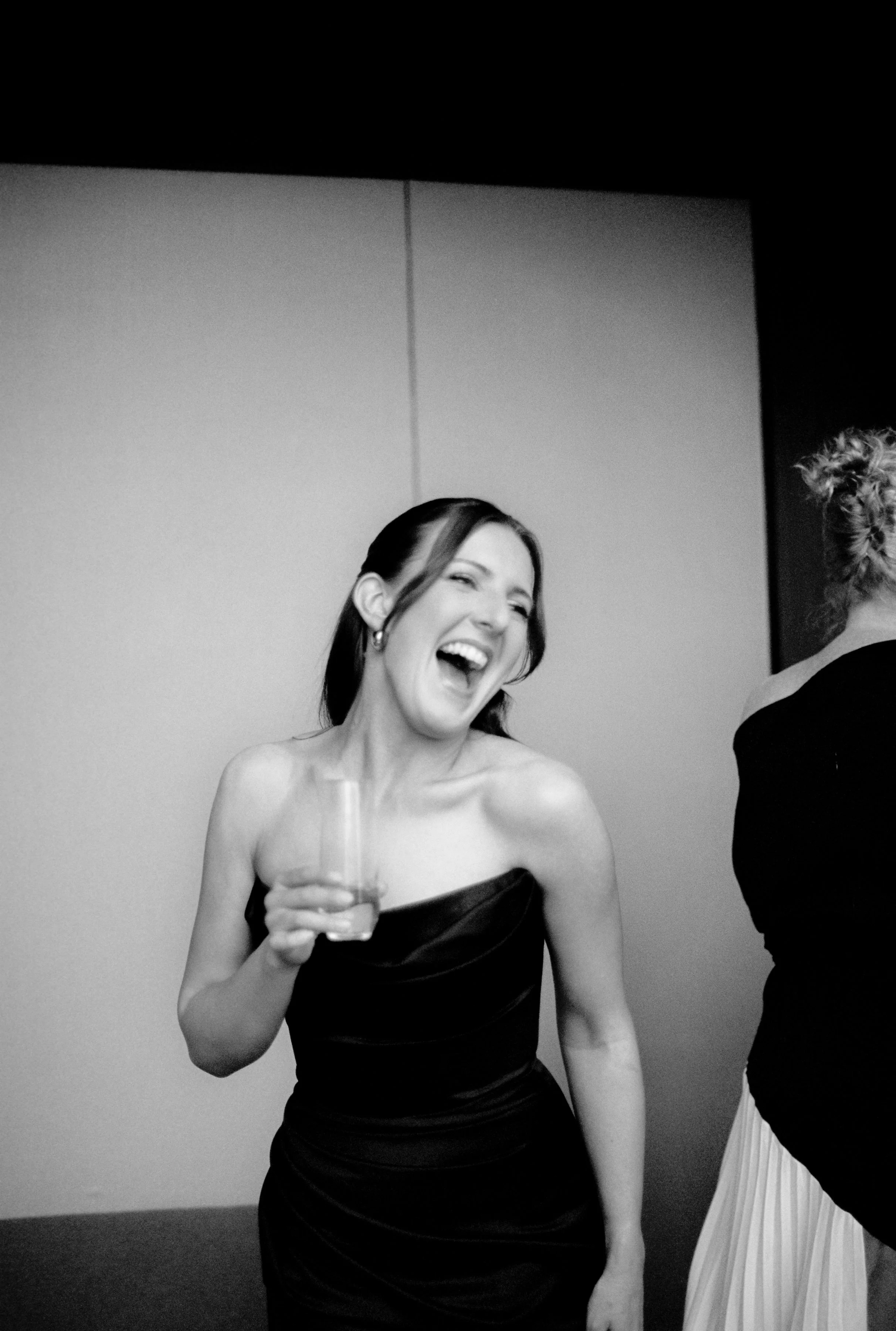 GETTING READY - BELLA + TRIS-205.jpg