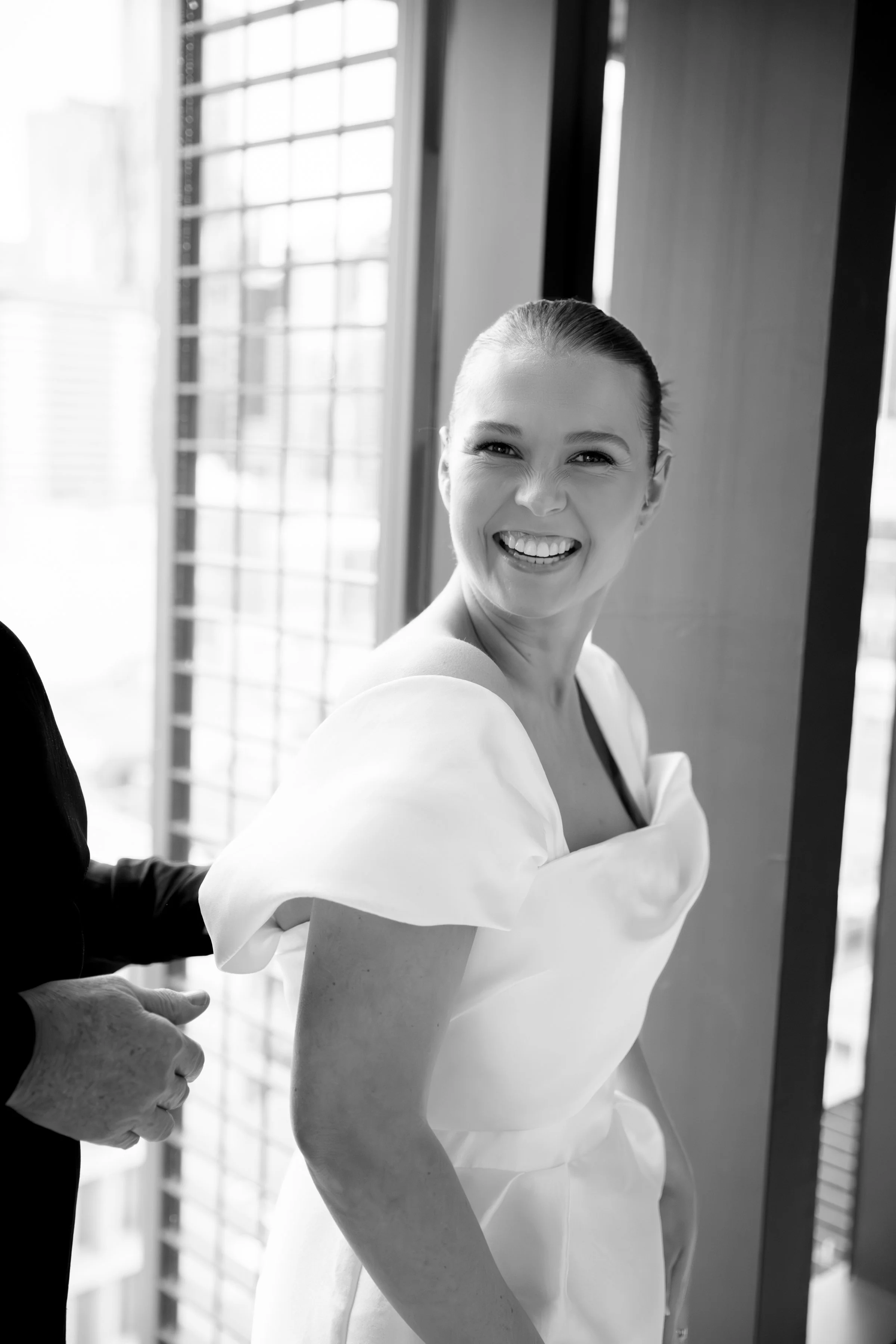 GETTING READY - BELLA + TRIS-062.jpg