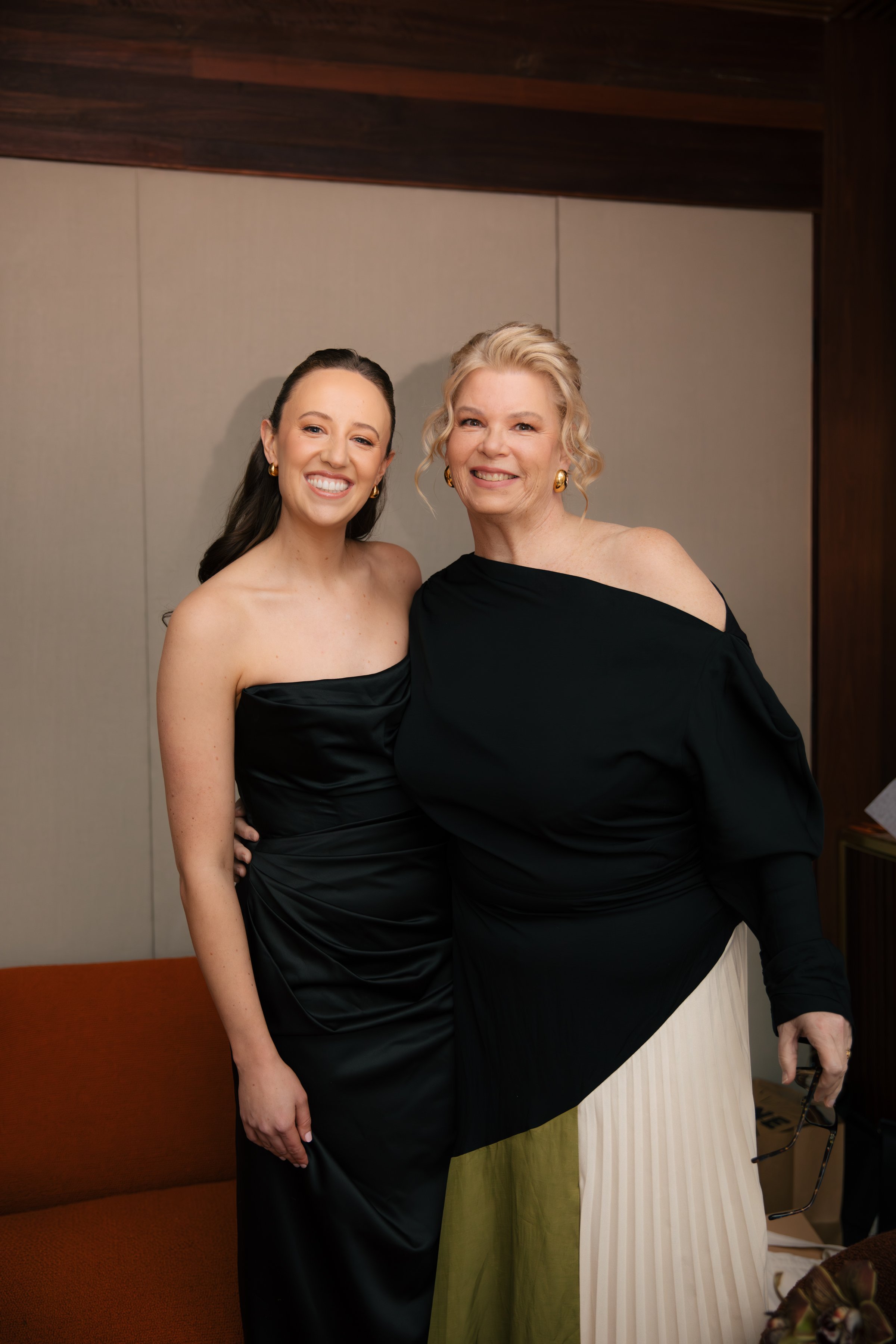 GETTING READY - BELLA + TRIS-061.jpg