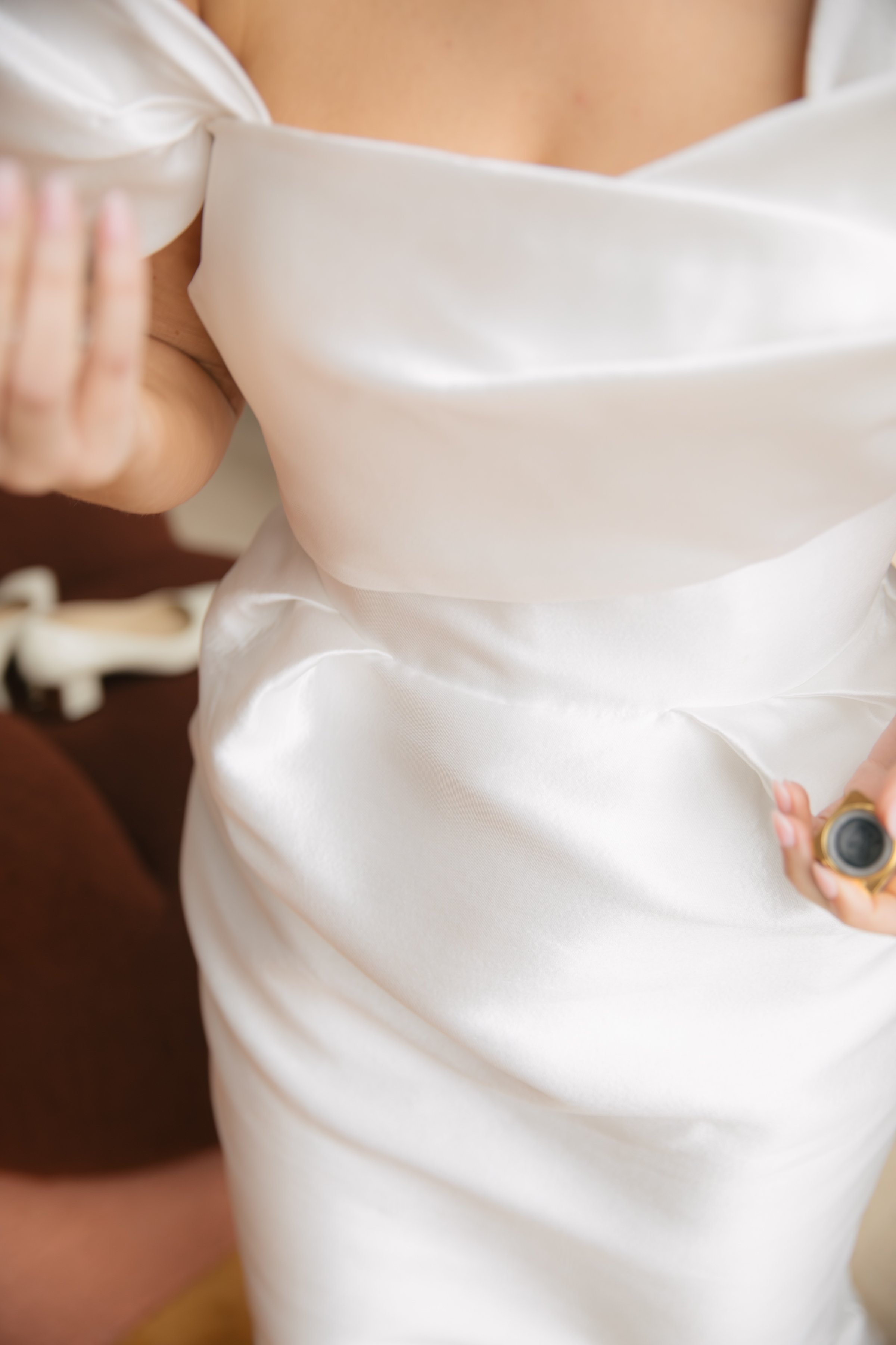 GETTING READY - BELLA + TRIS-128.jpg