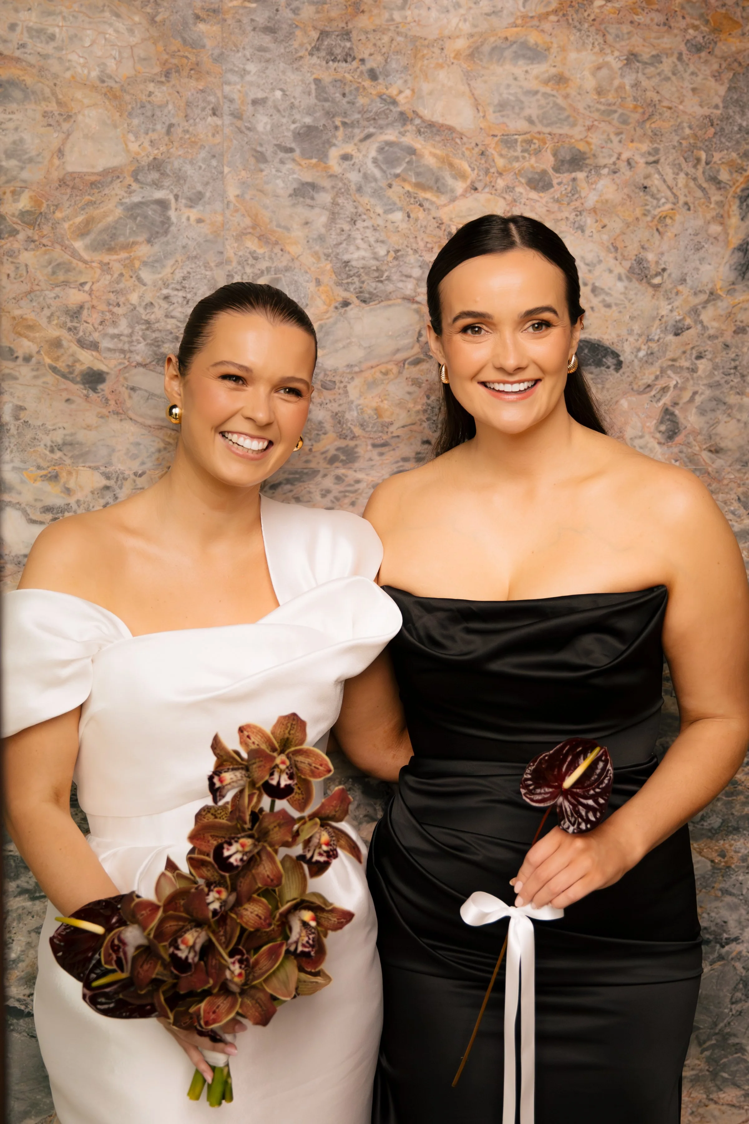 GETTING READY - BELLA + TRIS-178.jpg