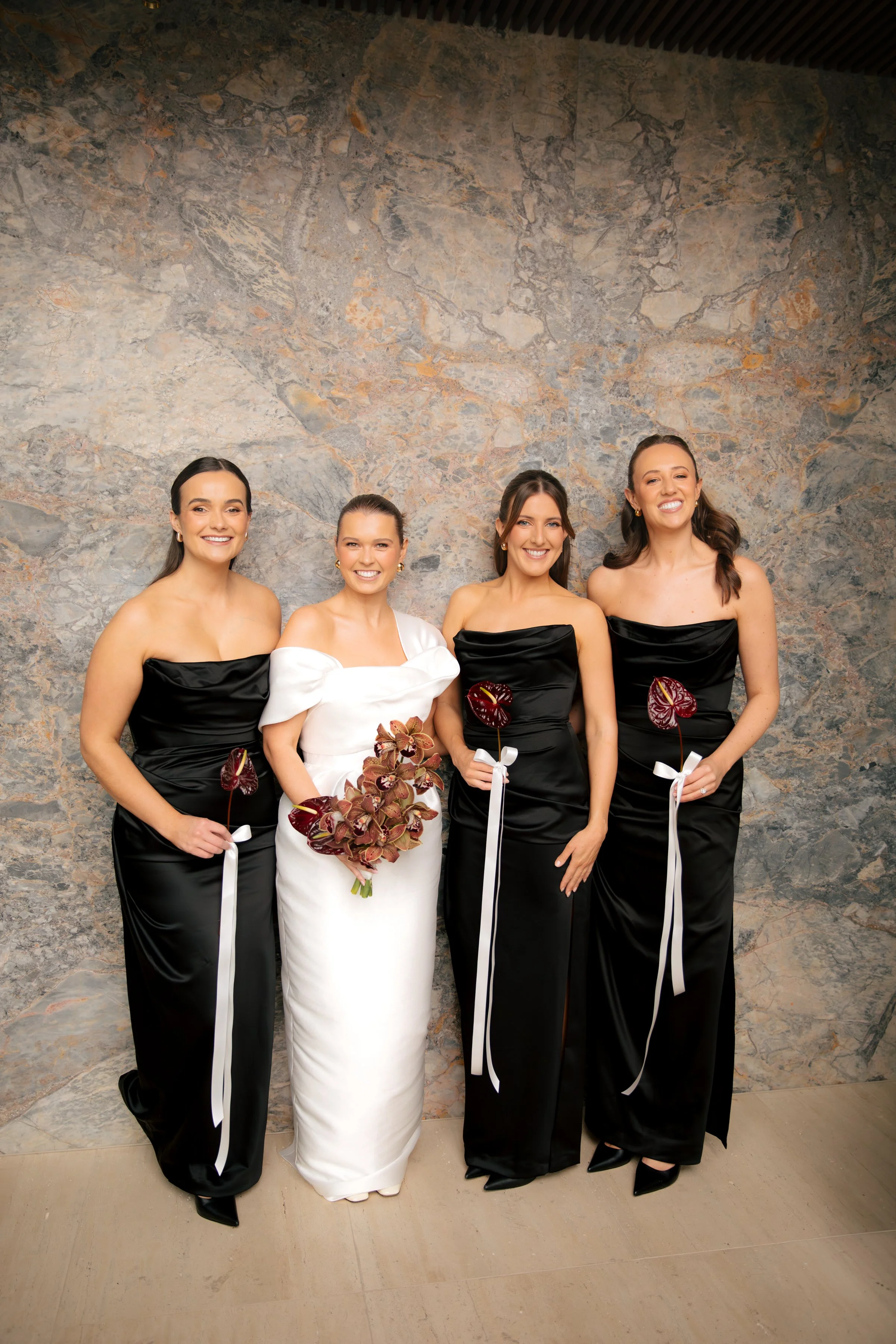 GETTING READY - BELLA + TRIS-185.jpg