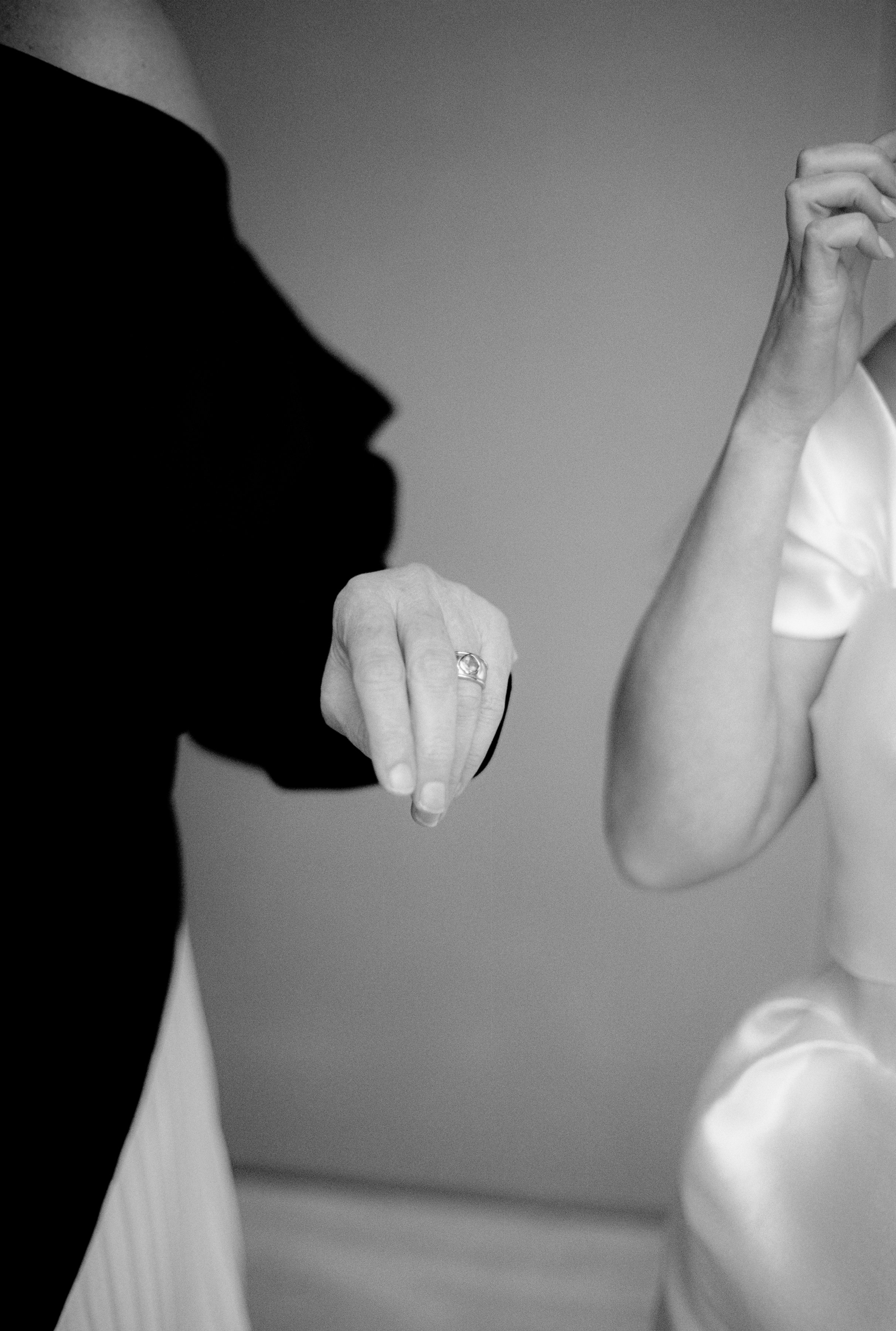 GETTING READY - BELLA + TRIS-125.jpg