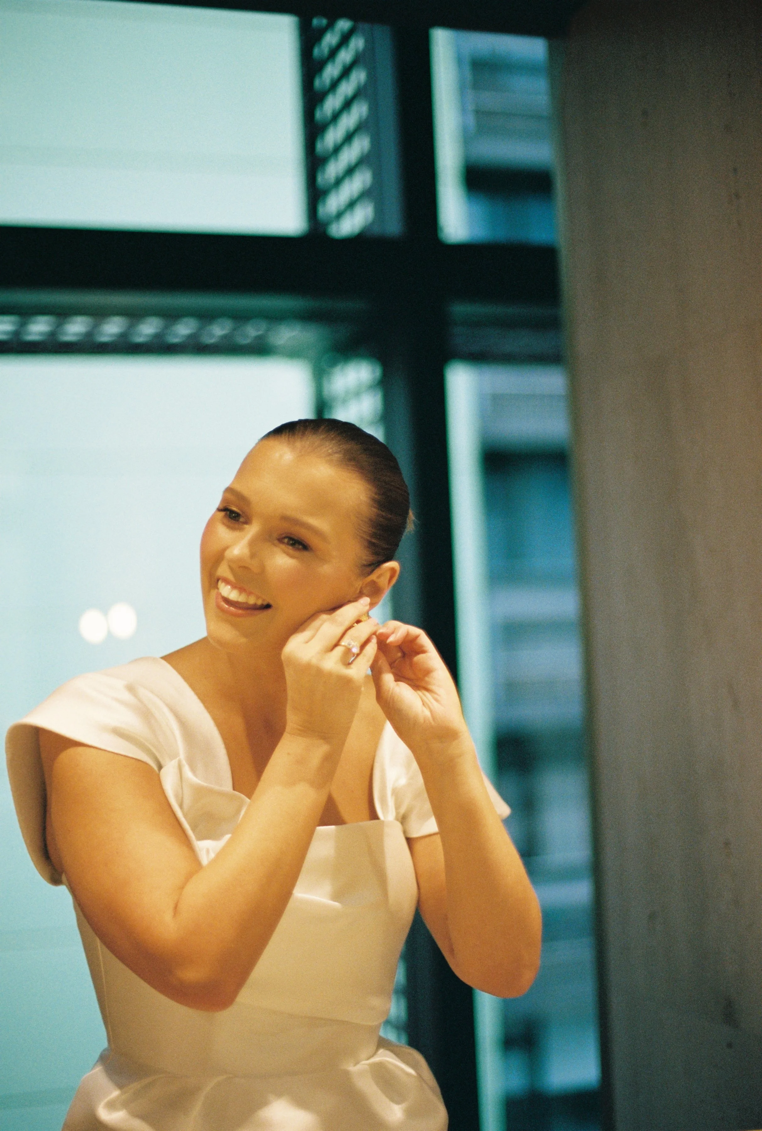 GETTING READY - BELLA + TRIS-082.jpg