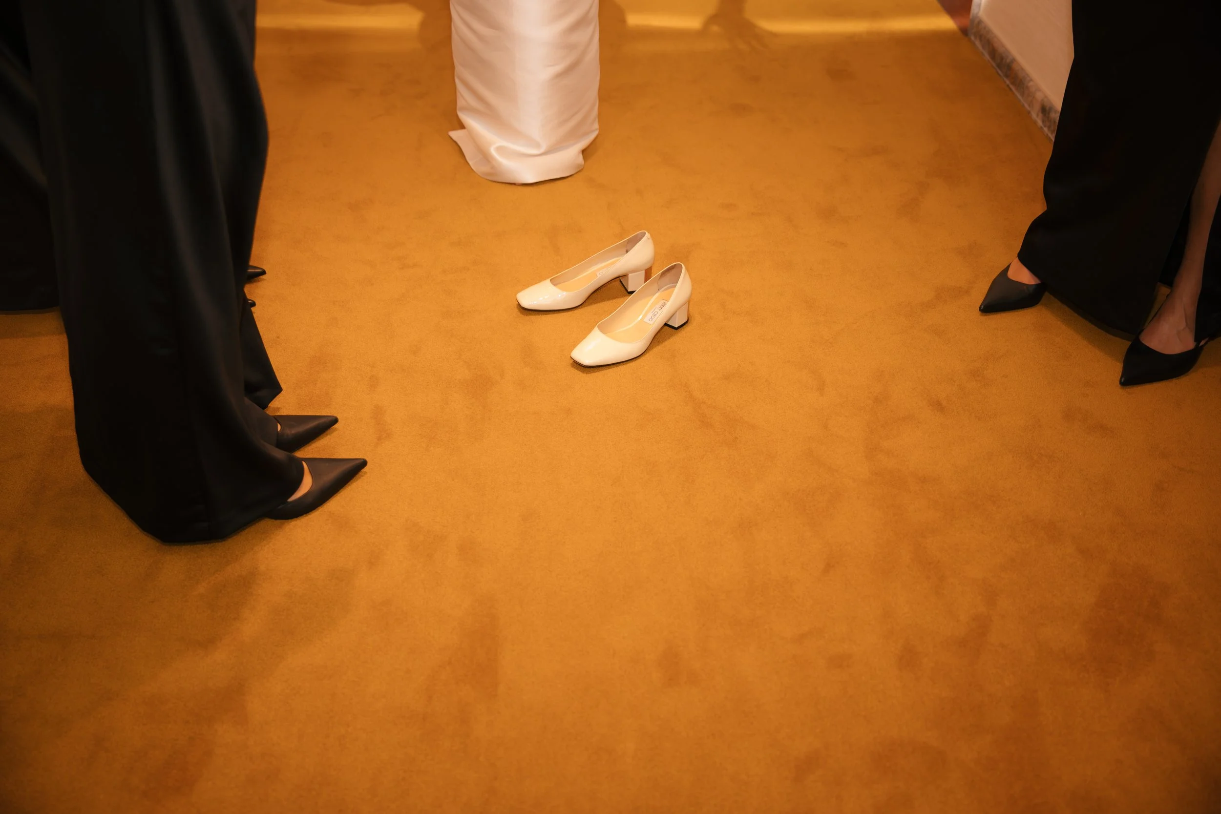 GETTING READY - BELLA + TRIS-256.jpg