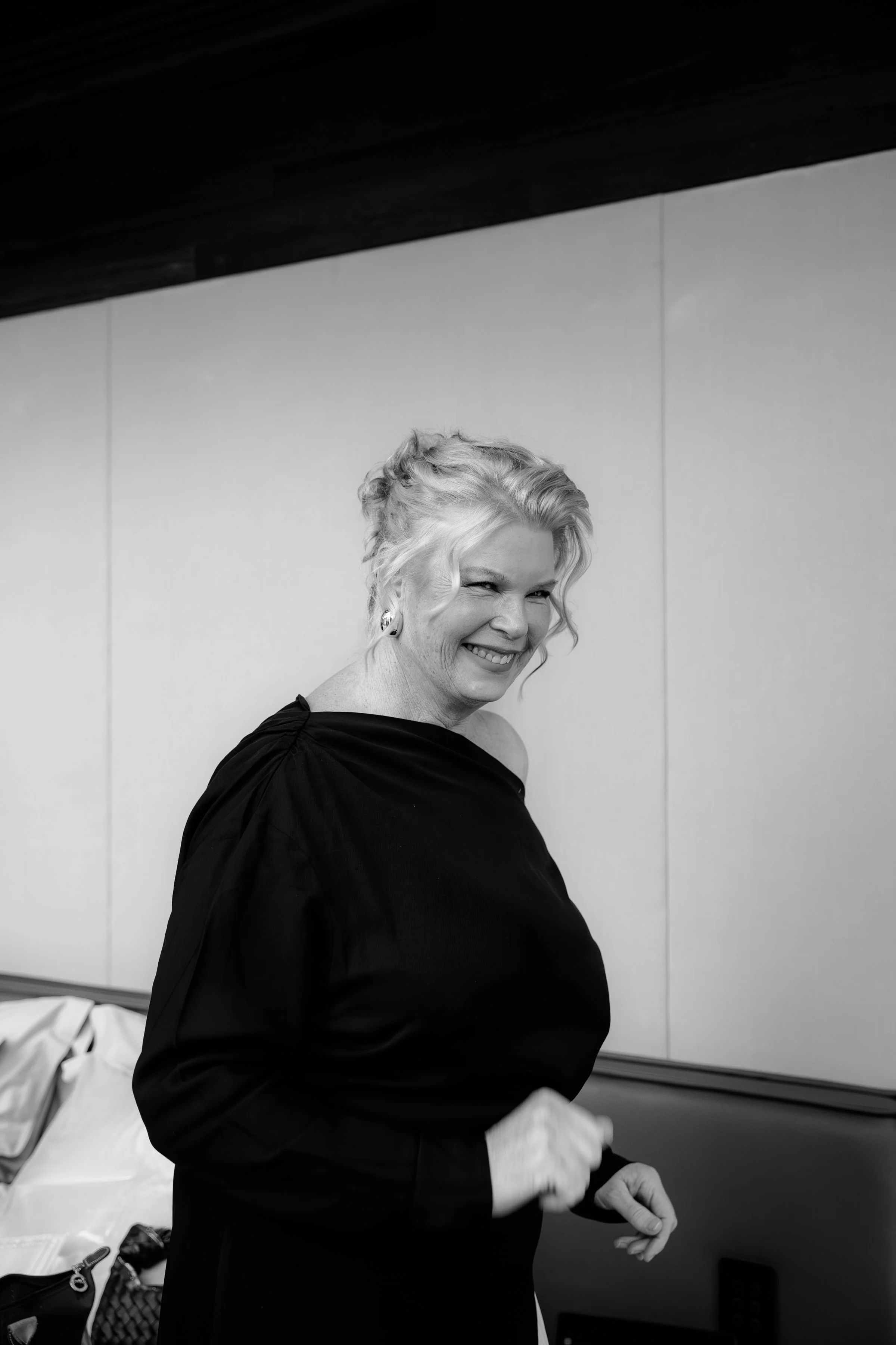 GETTING READY - BELLA + TRIS-039.jpg