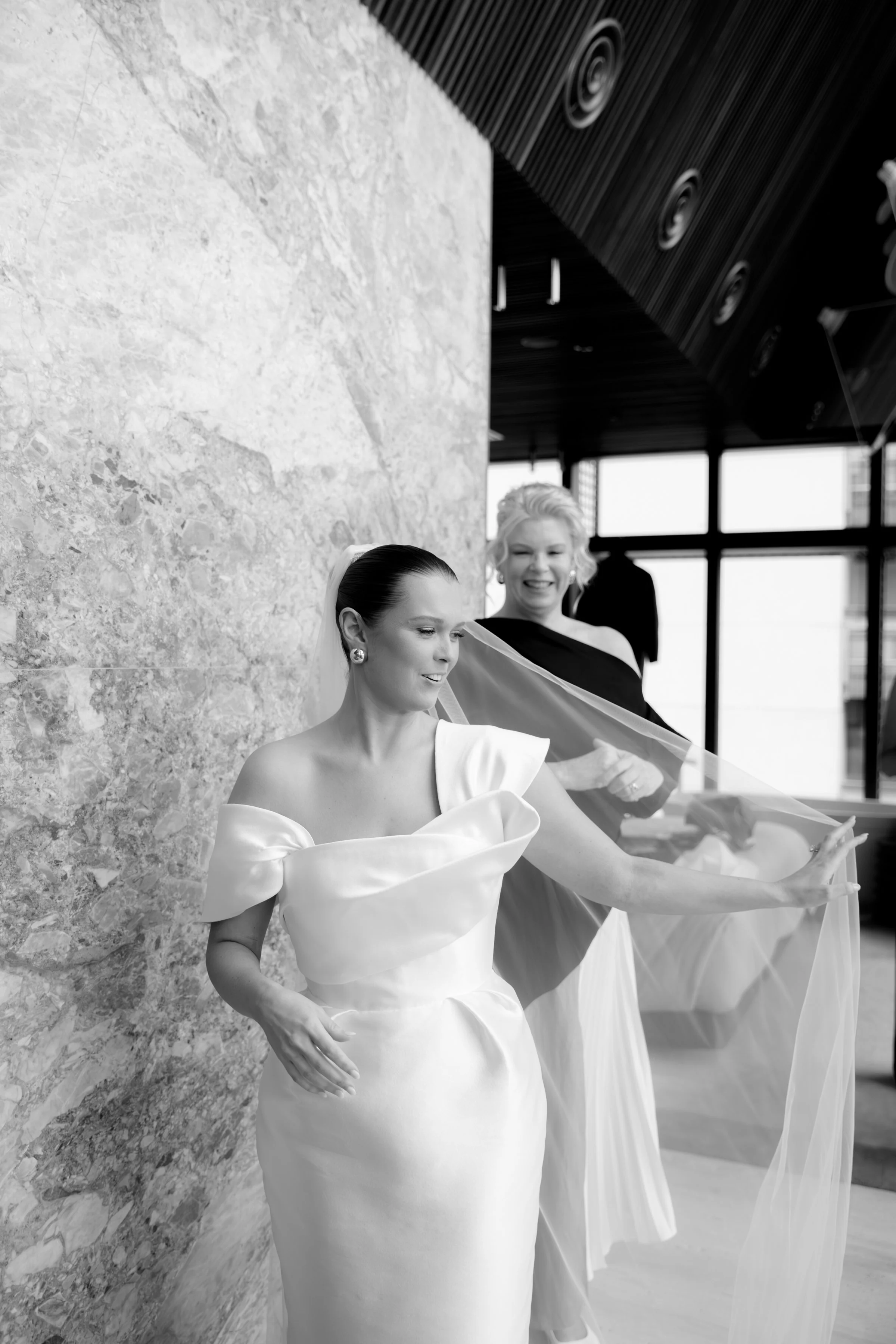 GETTING READY - BELLA + TRIS-165.jpg