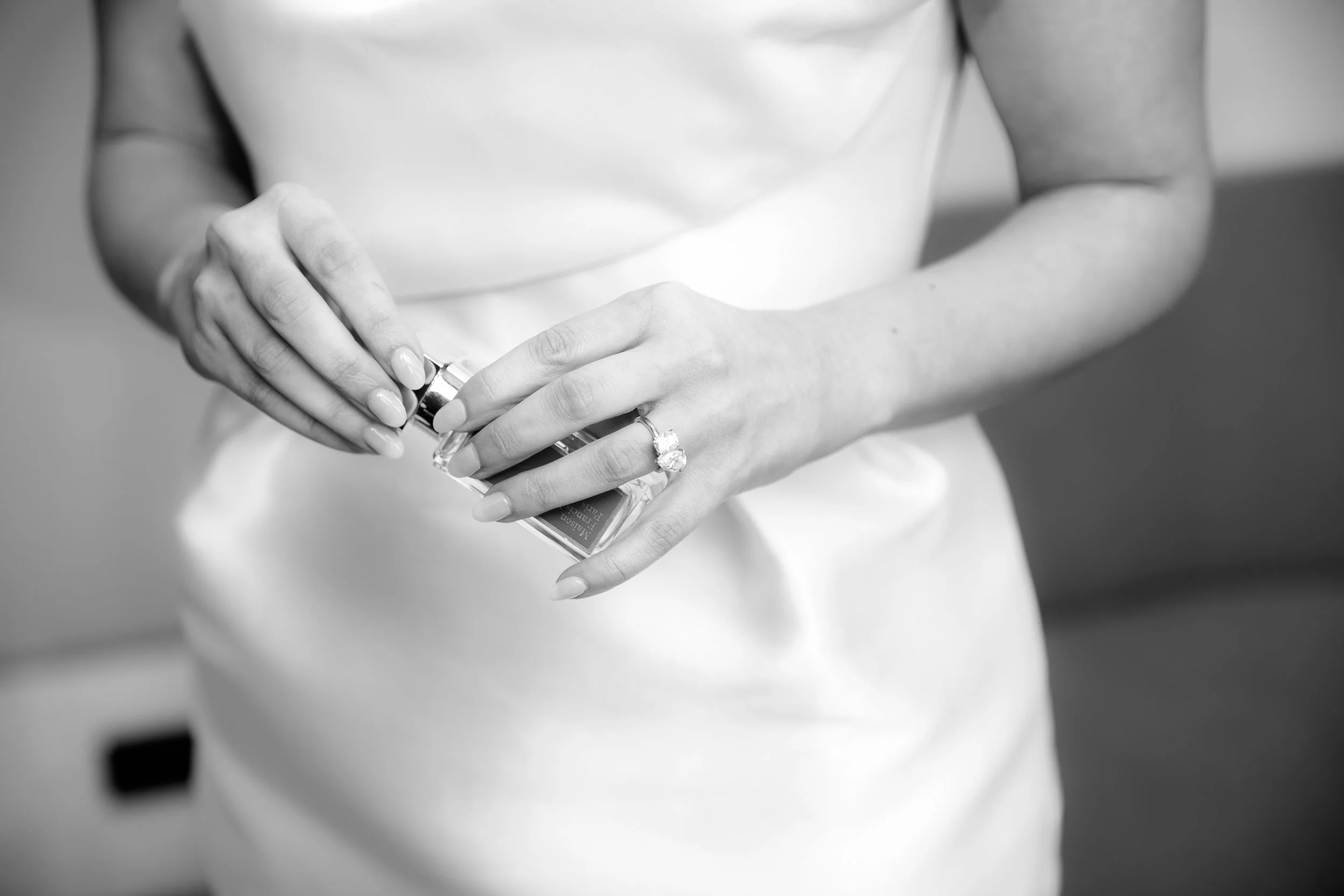 GETTING READY - BELLA + TRIS-132.jpg